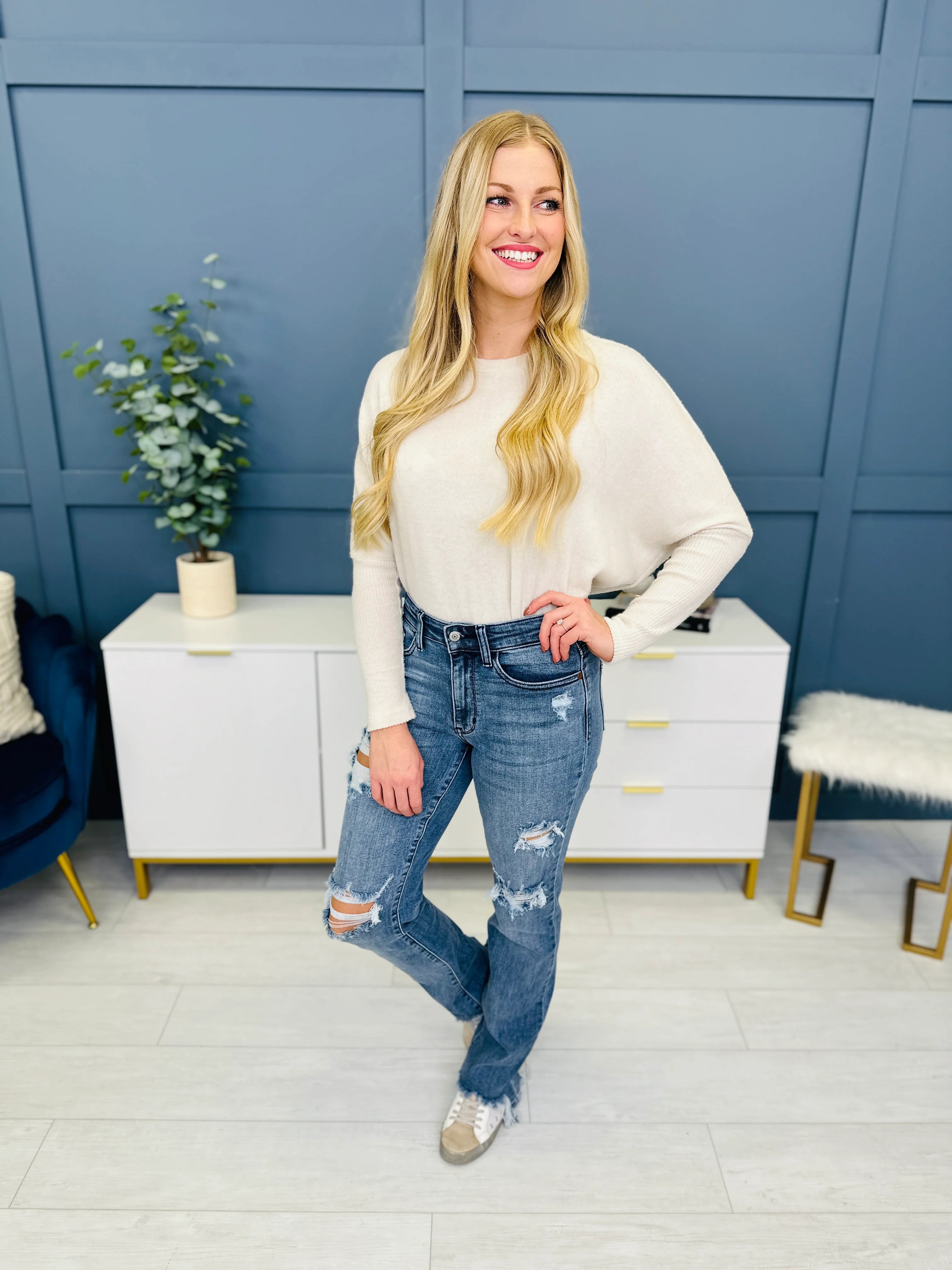 Judy Blue REG/CURVY Get Something Straight Mid Rise Jeans