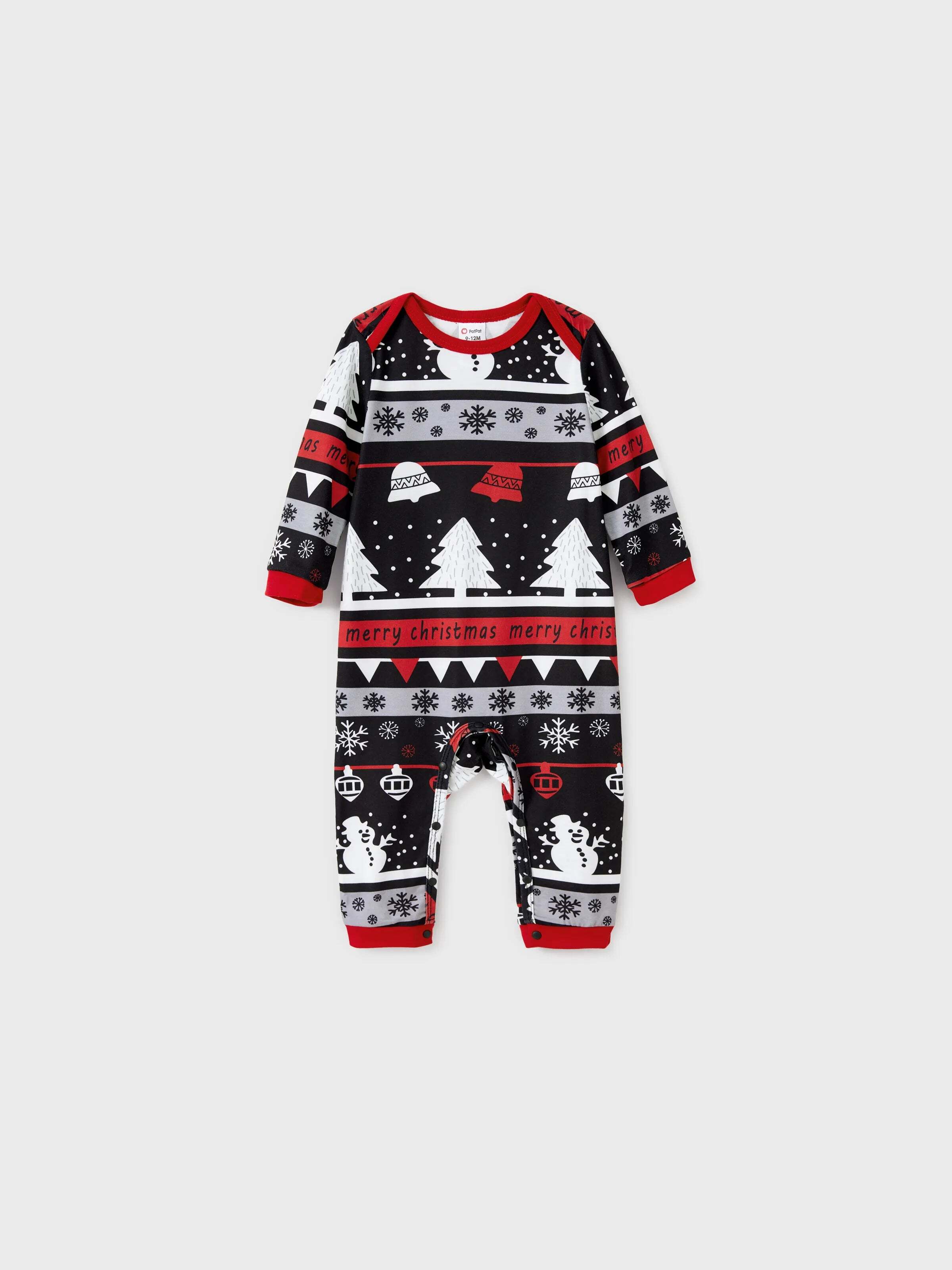 Christmas Tree Snowflake and Letters Print Grey Family Matching Long-sleeve Pajamas Sets with Christmas Socks Grey
