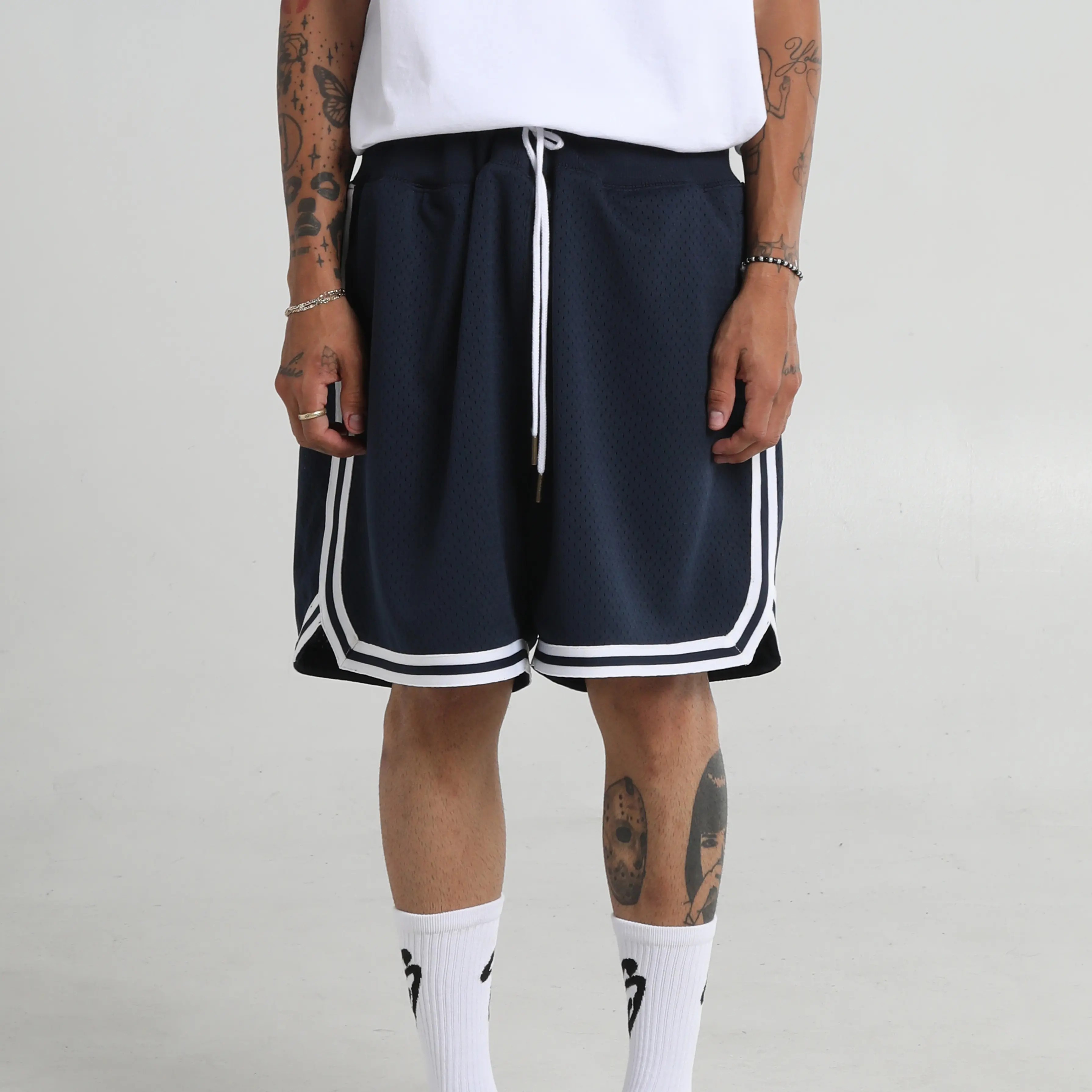 Retro Basketball Shorts – Tonal Ribbing, 3 Pockets, Wide Leg Opening