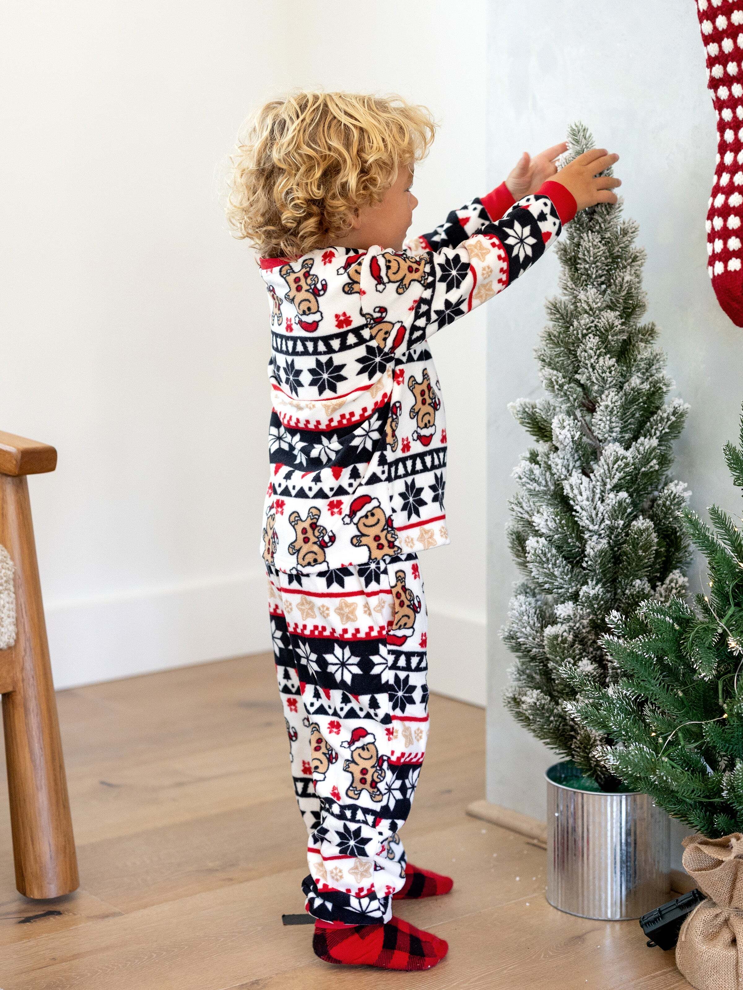 Christmas Matching Family Fleece Pajamas Set Gingerbread and Snowflake Print PJS with Christmas Socks Red