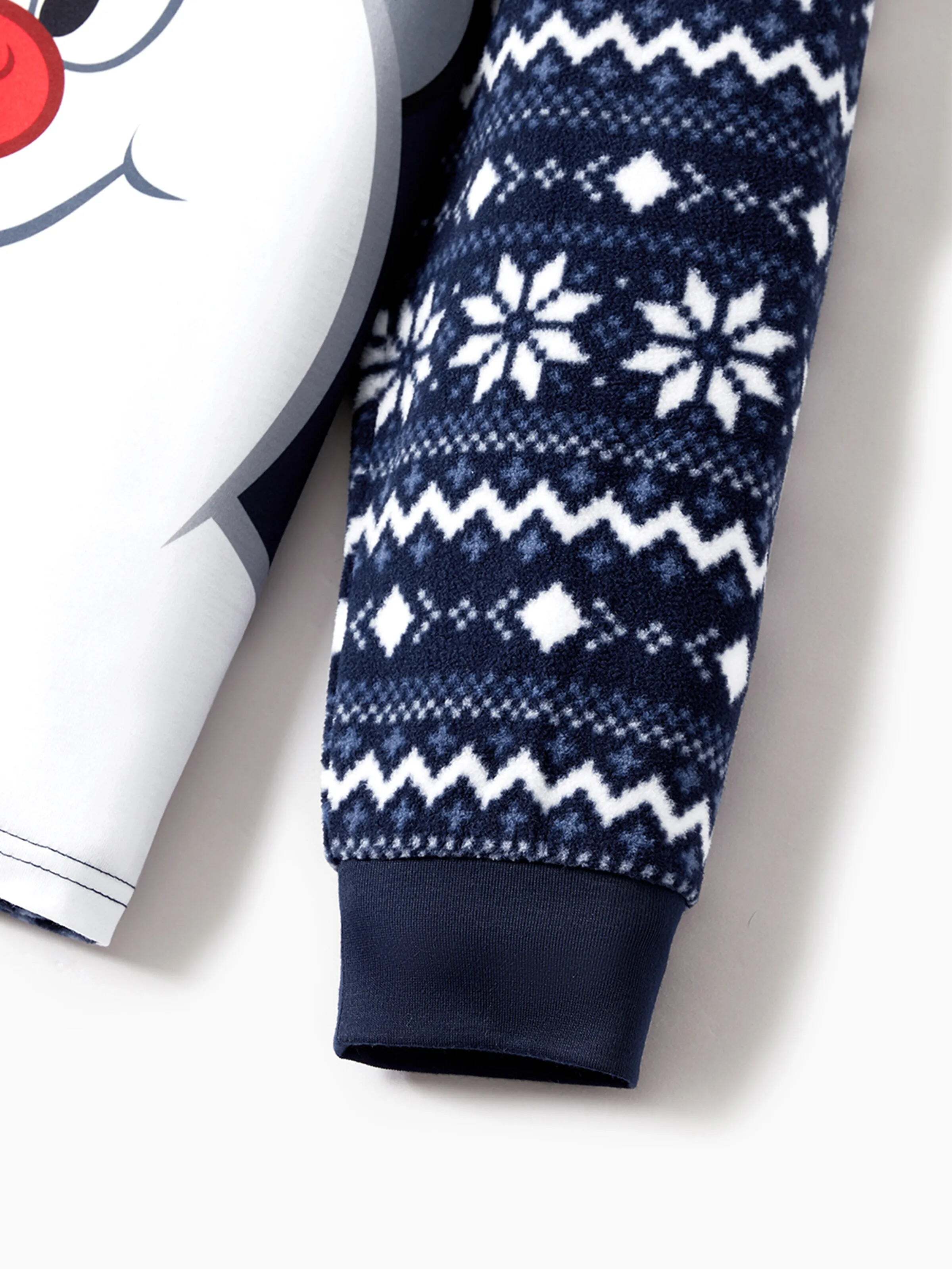 Frosty The Snowman Christmas Fleece with Snowflake Print Pajamas Sets with Christmas Socks