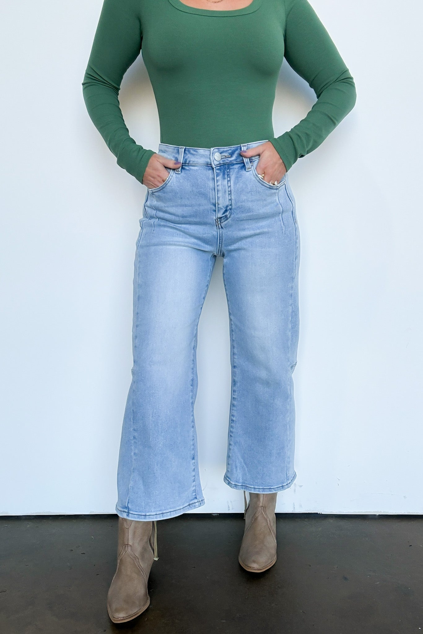 Crop Wide Leg Seam Detail Pants