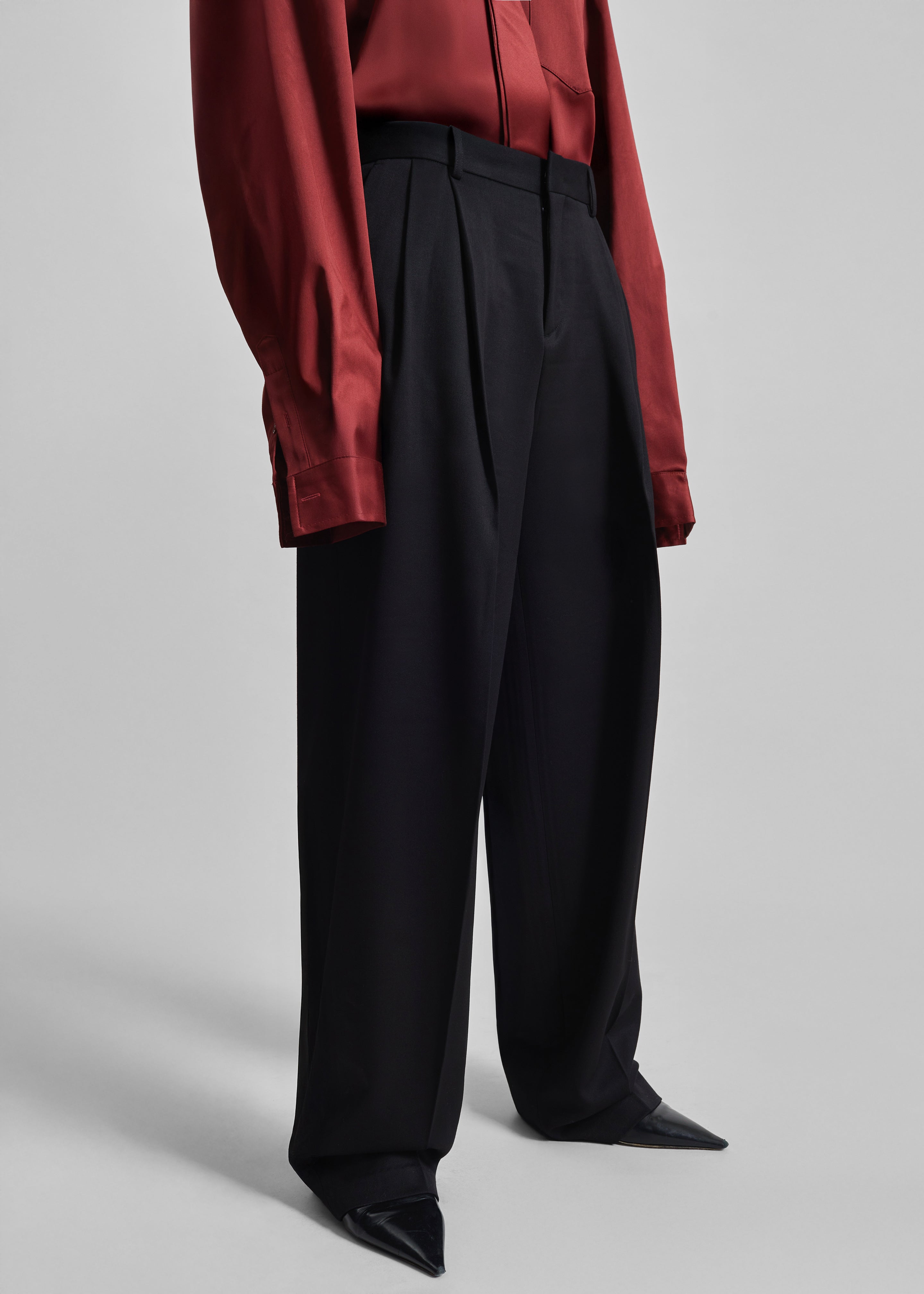 Vester Pleated Trousers - Black