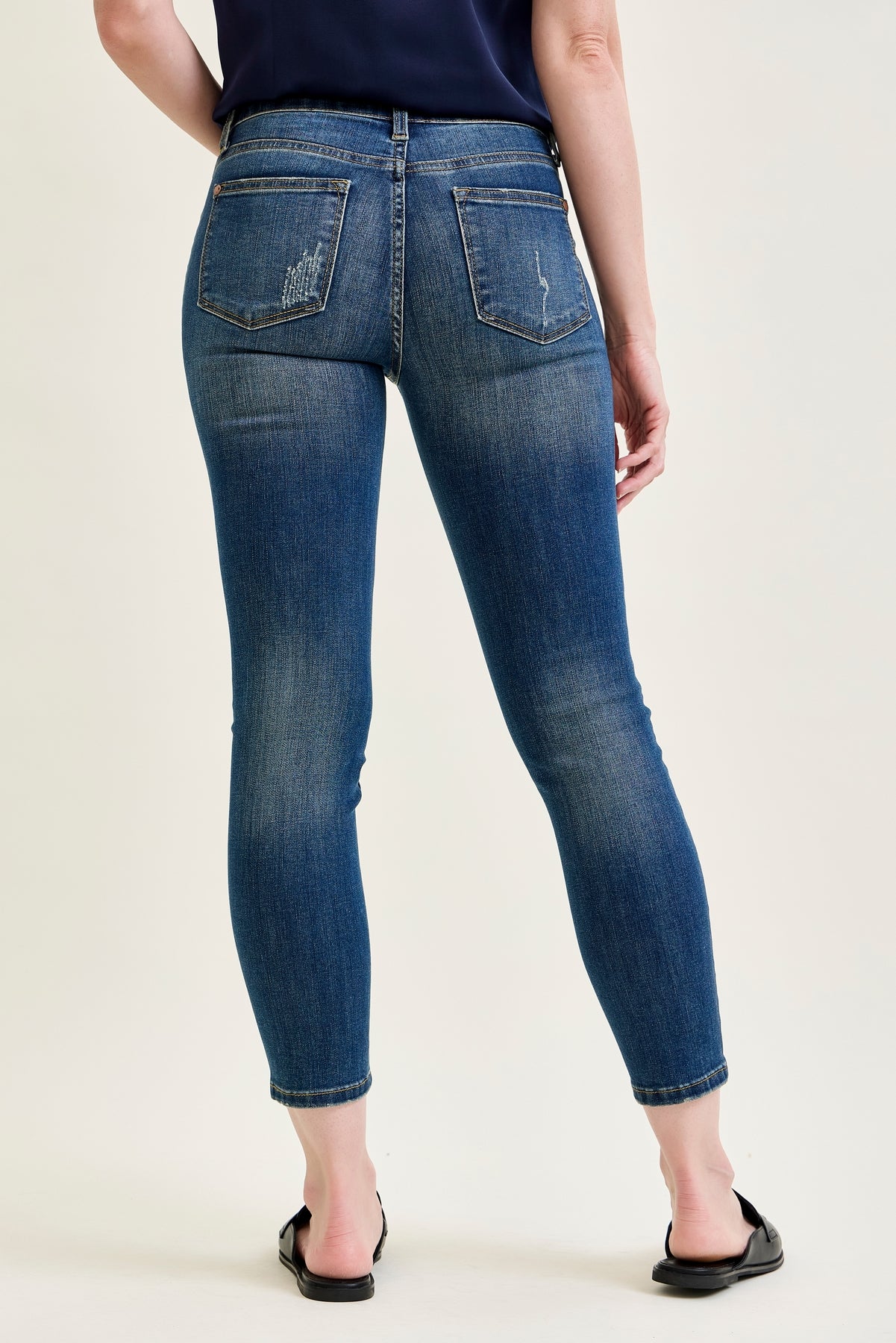 Angie Mid Rise Comfy Chic 27
