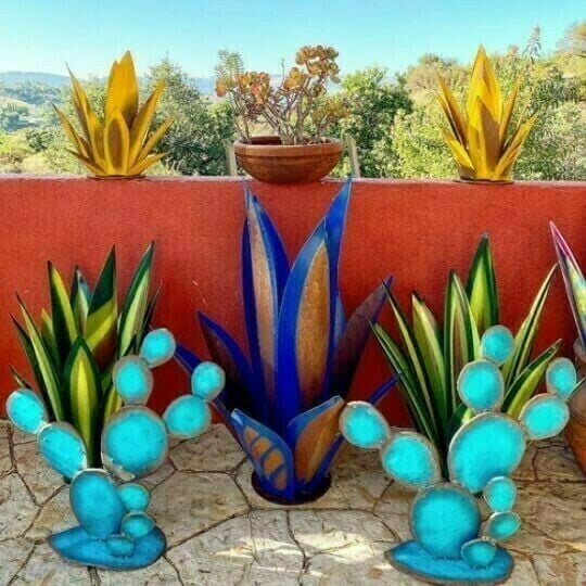 Anti rust Metal Tequila Agave Plant