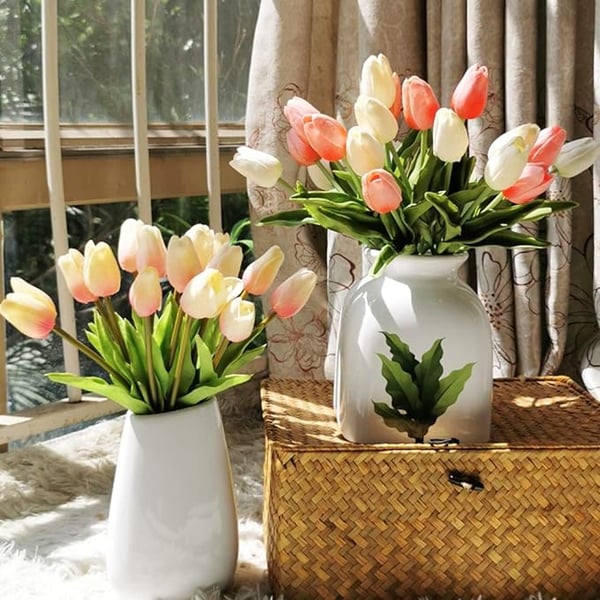 UV Resistant Lifelike Artificial Tulips Flowers