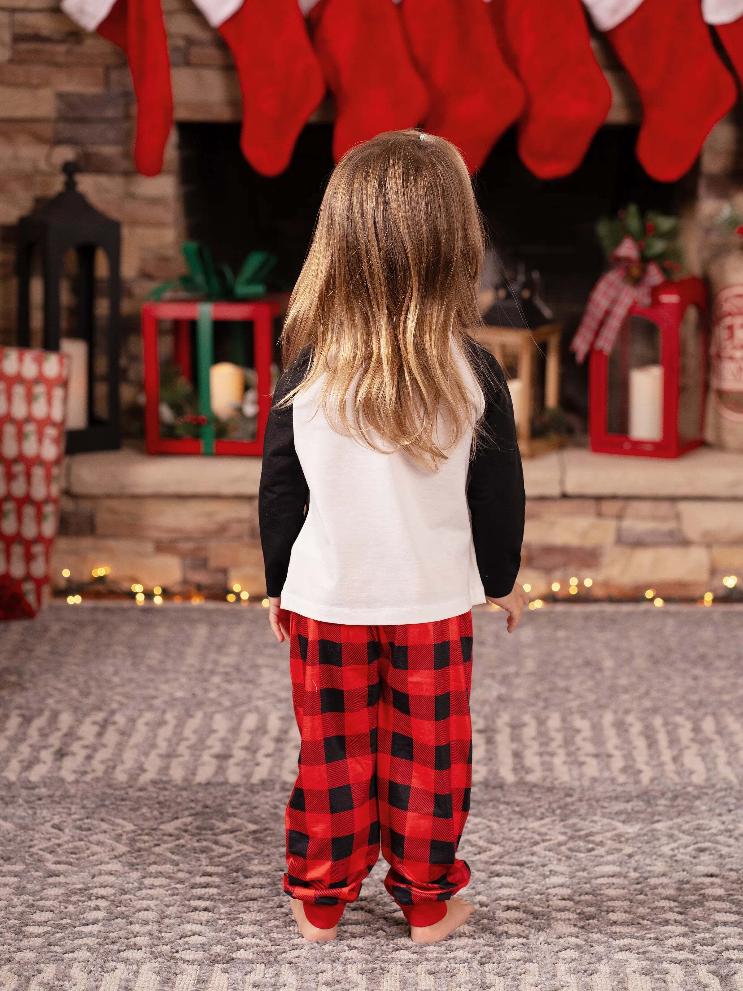 Christmas Family Matching Santa Print Raglan Sleeves Pajamas Sets with Christmas Socks (SGS Certied Safety) Red