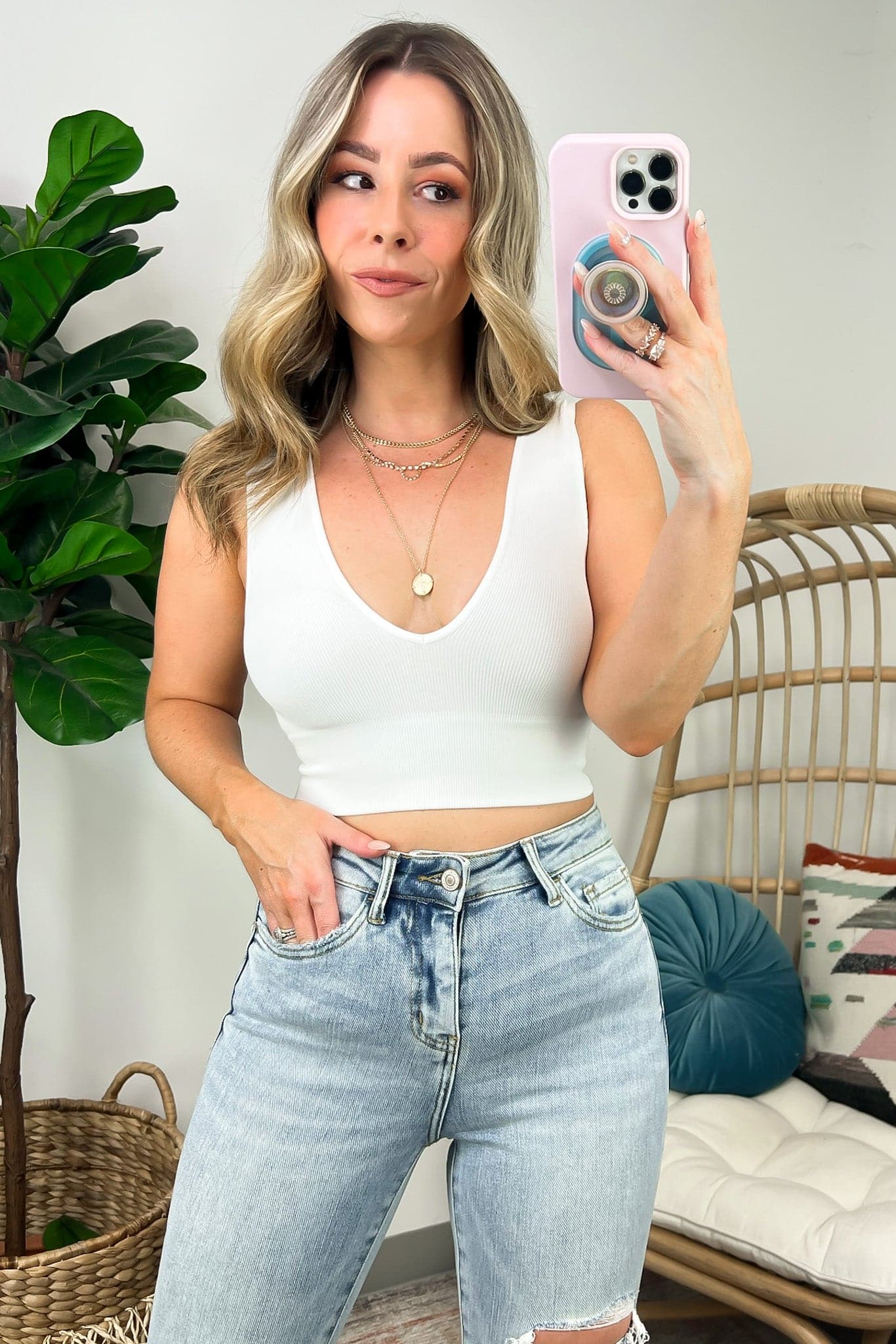 Seamless Ribbed V-Neck Cropped Tank Top