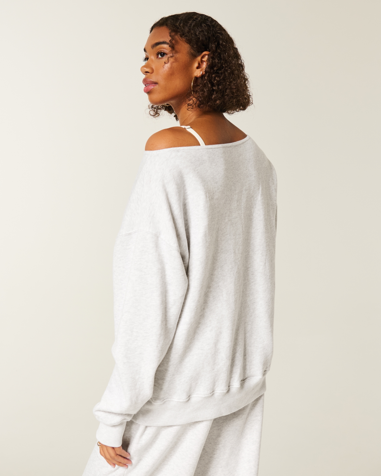 Oversized Off-the-Shoulder Floral Bow Pattern Sweatshirt