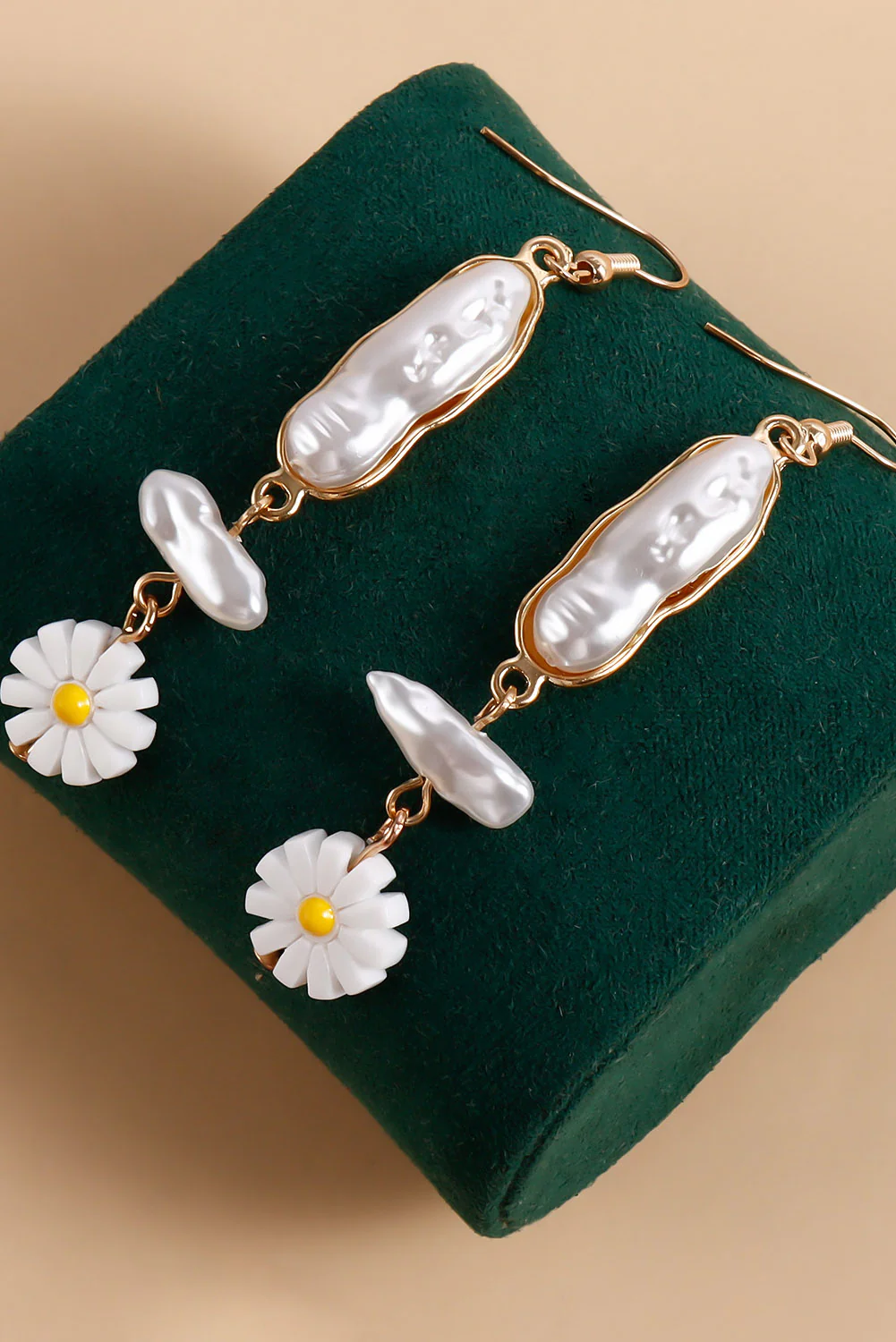 Gold Faux Pearl Daisy Jointed Chain Choker Necklace