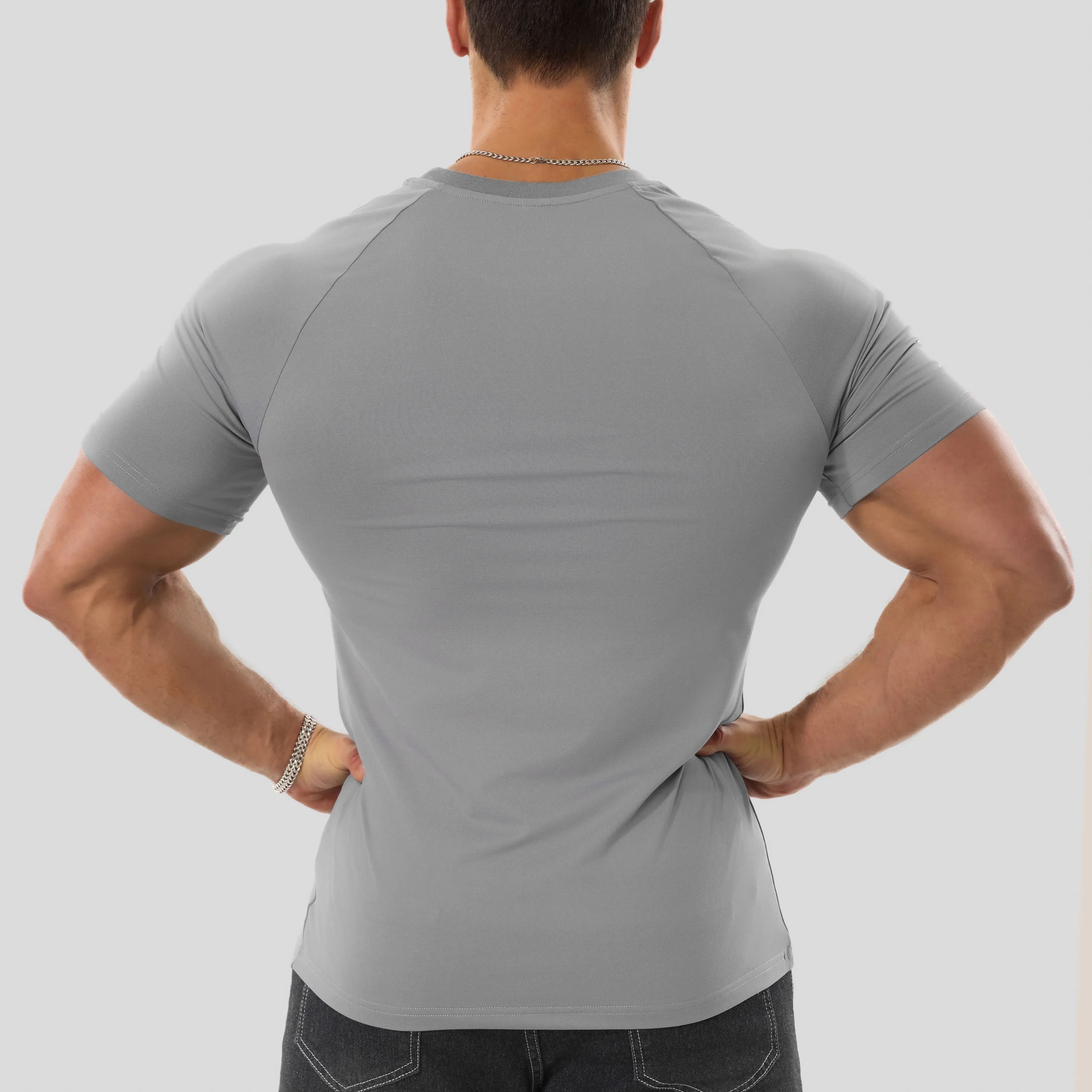 Men's Raglan Sleeve Tee, Athletic Tapered Fit, Arm-Enhancing Sleeves, Menswear Wrinkle-Resistant Stretch Fabric Gym Workout T-Shirt Fitness Running Tops