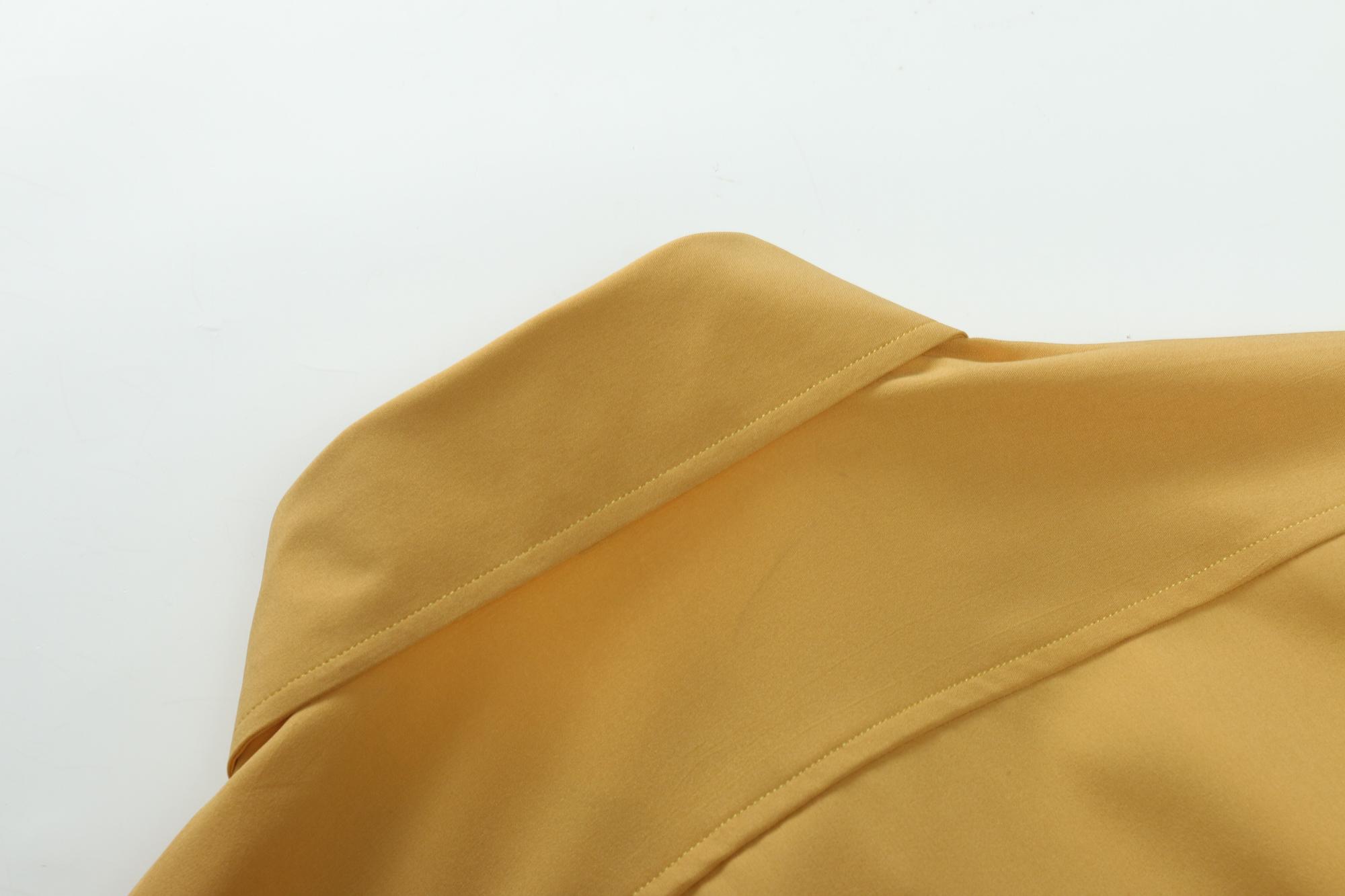 Men's solid-color long-sleeve shirt featuring a notched lapel design