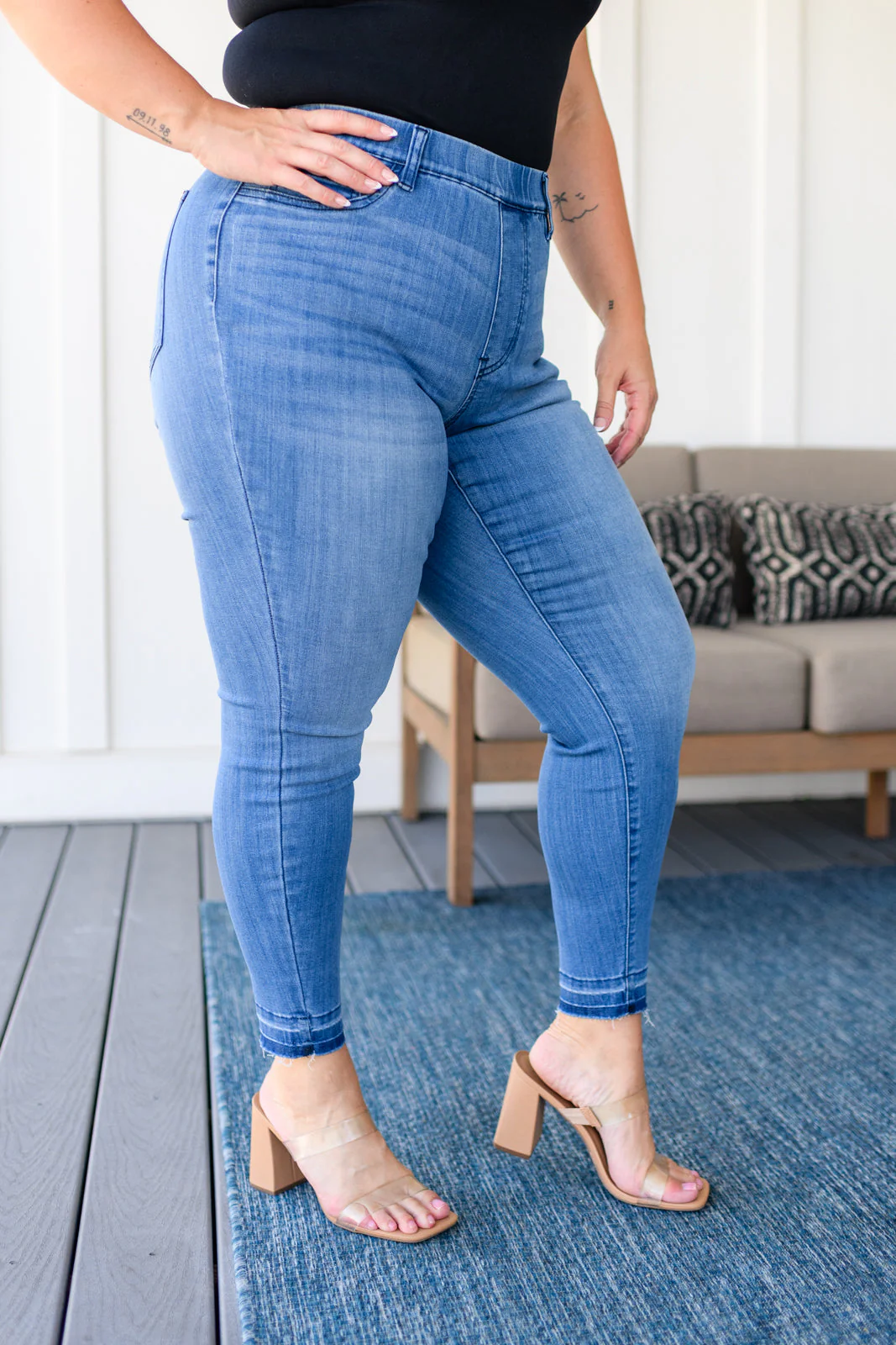 High Rise Pull on Release Hem Skinny Jeans