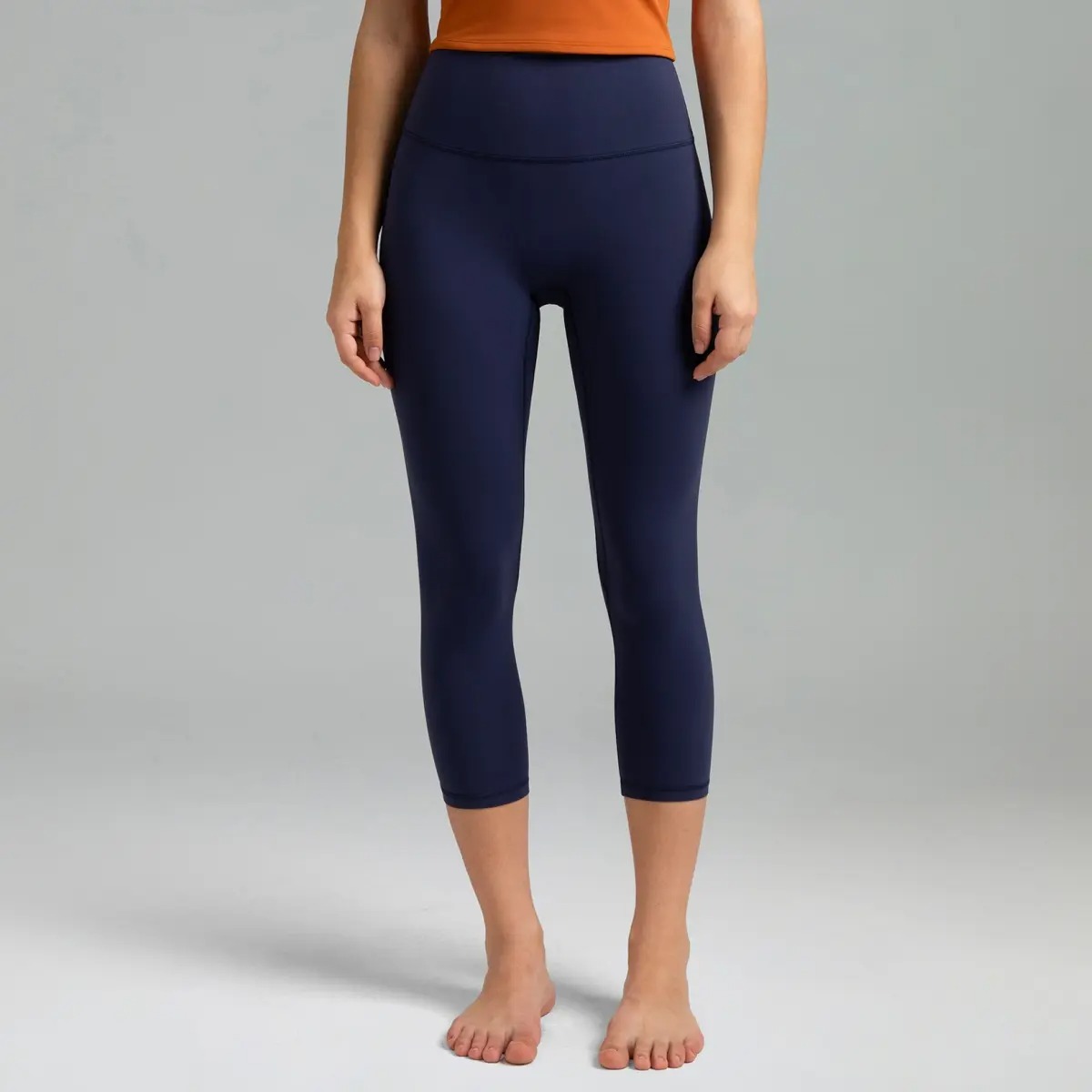 Colorfulkoala Women’s Dreamlux No Front Seam Yoga Capri