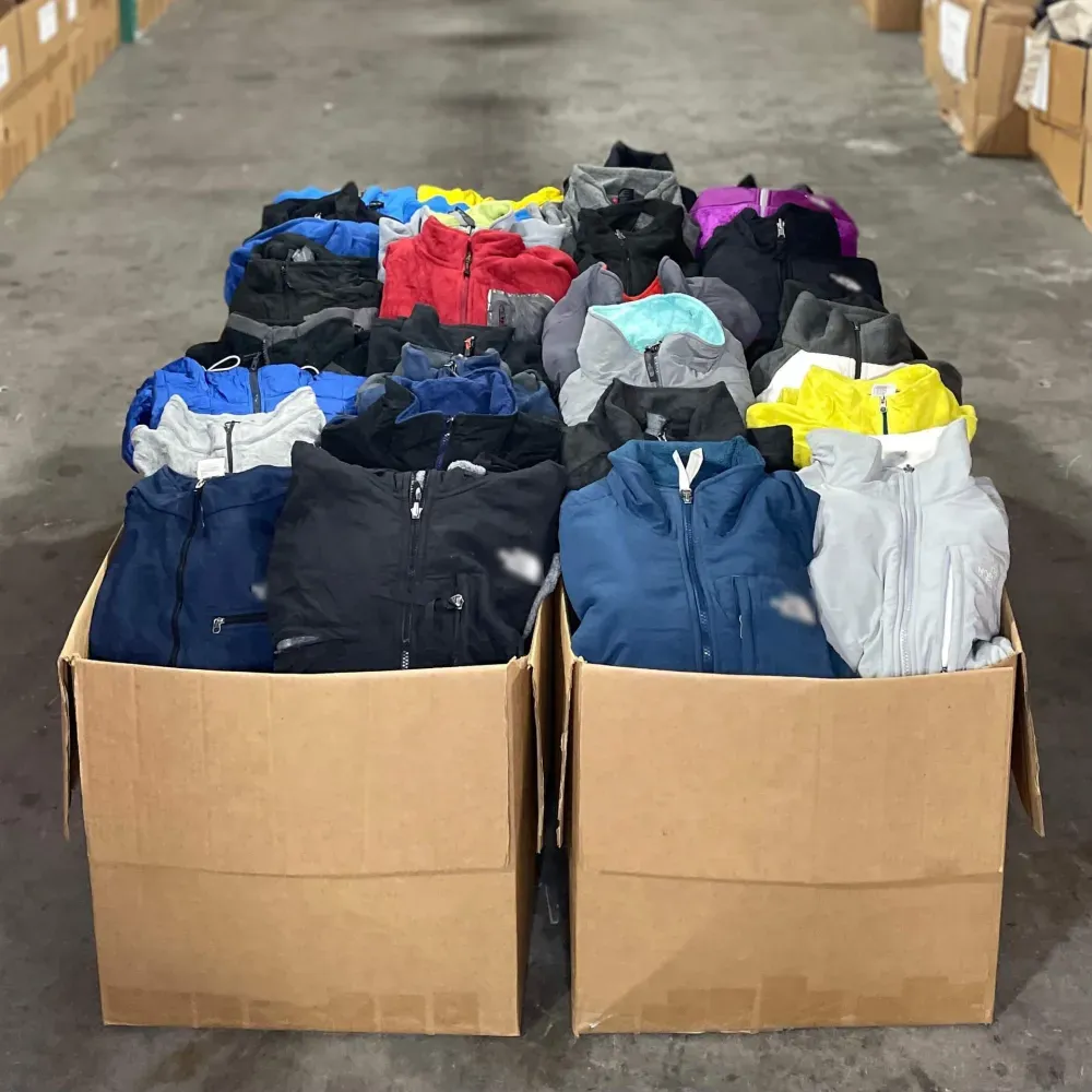 Men's Outdoor 7-Pack Waterproof Jacket (Standard and Large Sizes)