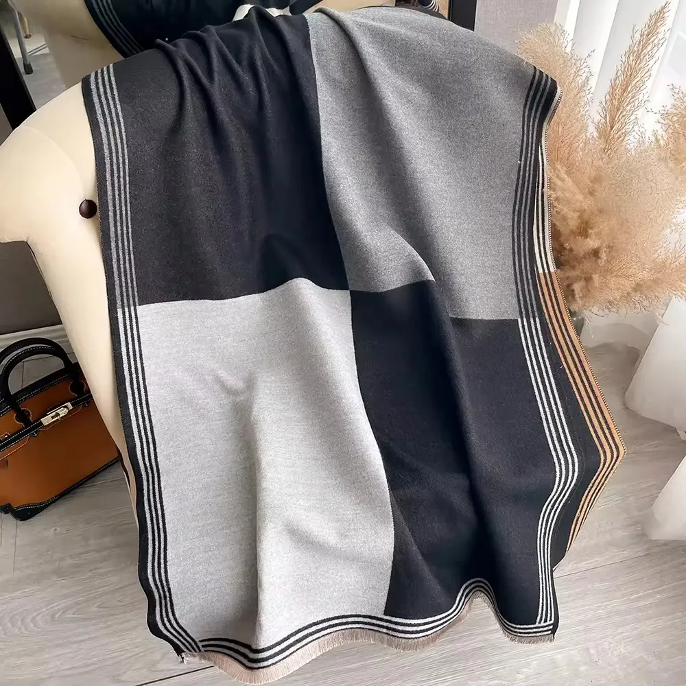 Women's Colorblock Tassel Decor Scarf
