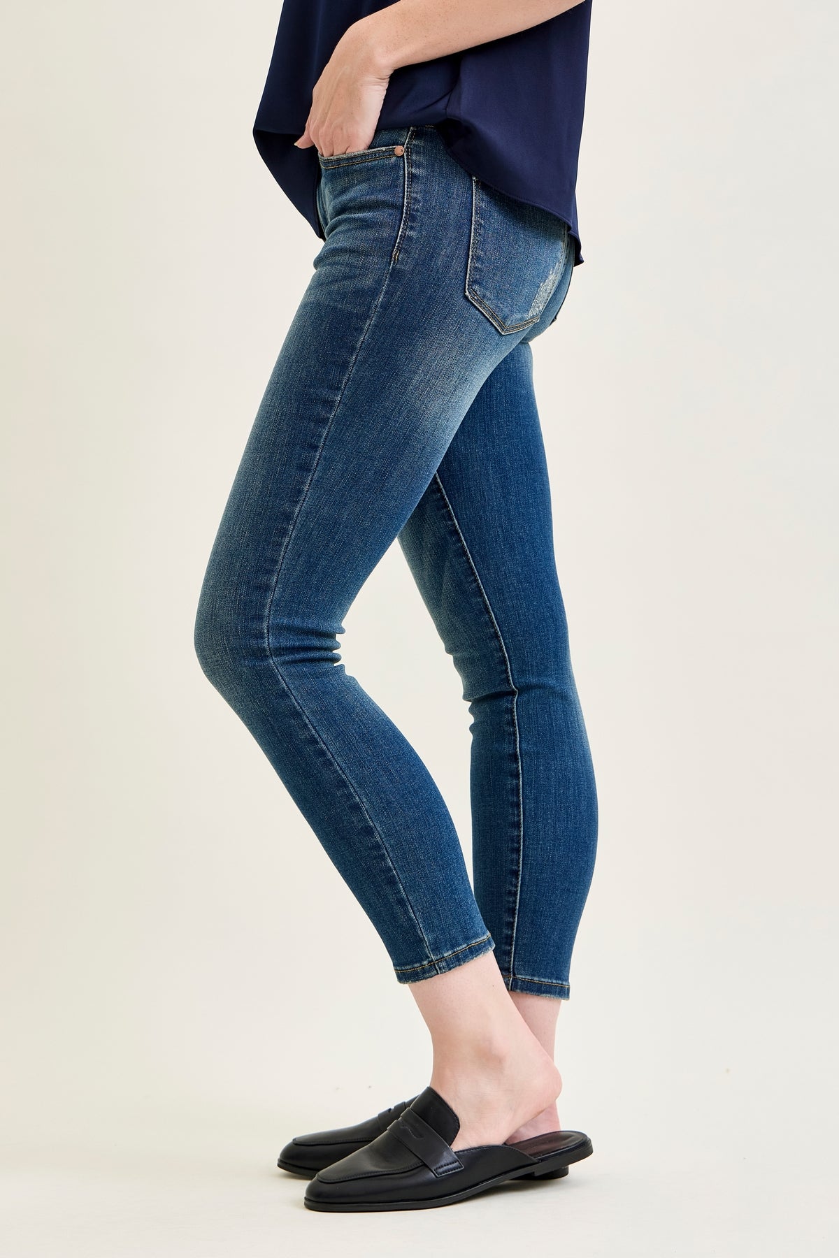 Angie Mid Rise Comfy Chic 27