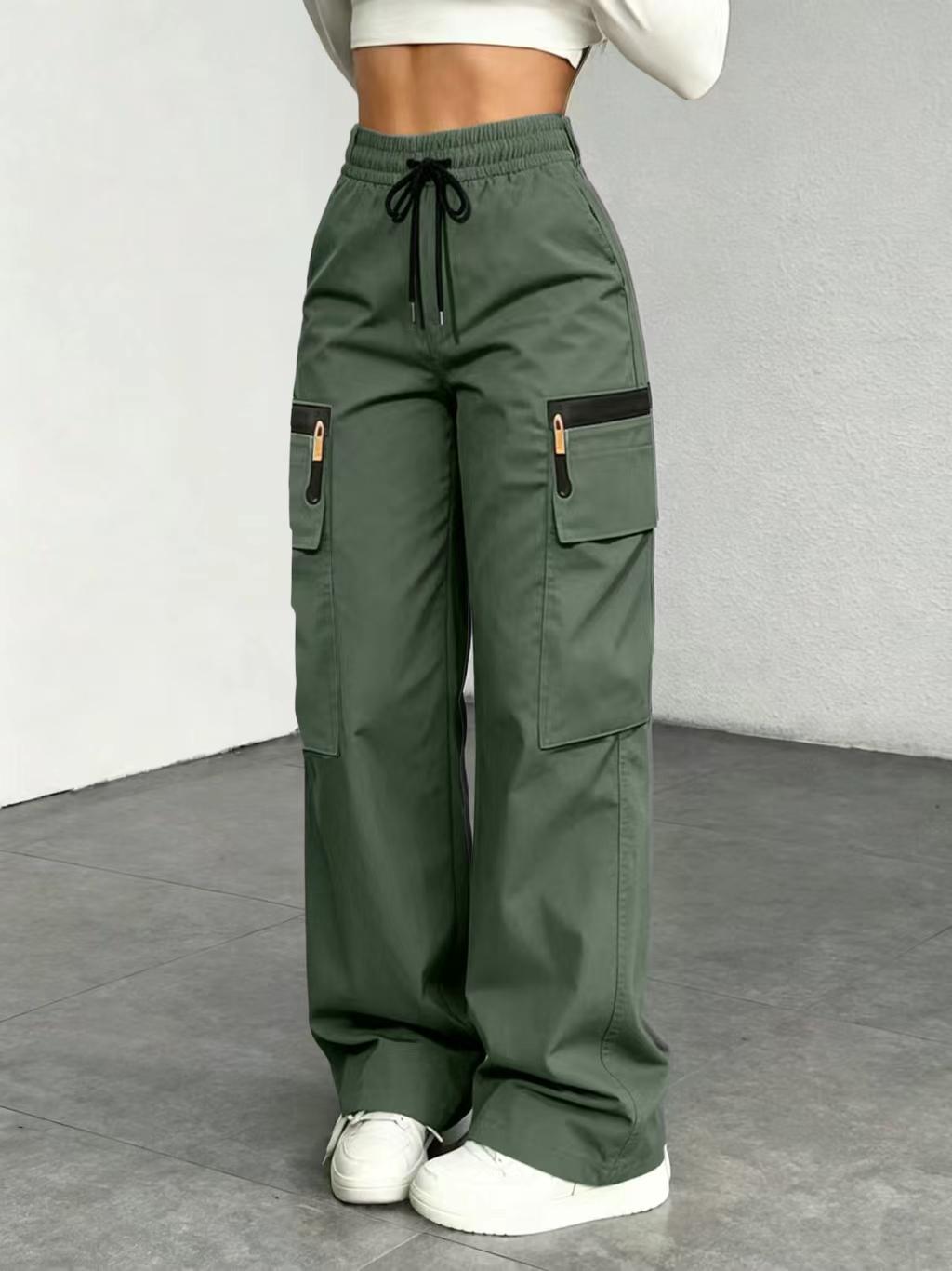 Women's lightweight loose-fitting cargo pants