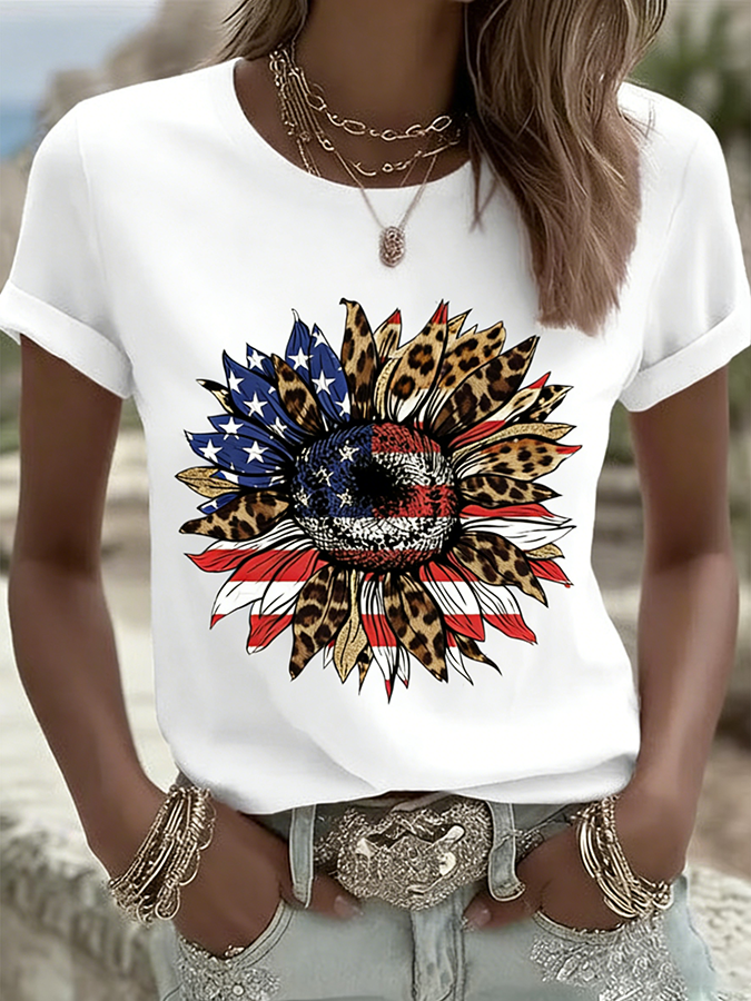 Ladies' Casual American Flag Printed Round Neck Short Sleeved T-Shirt