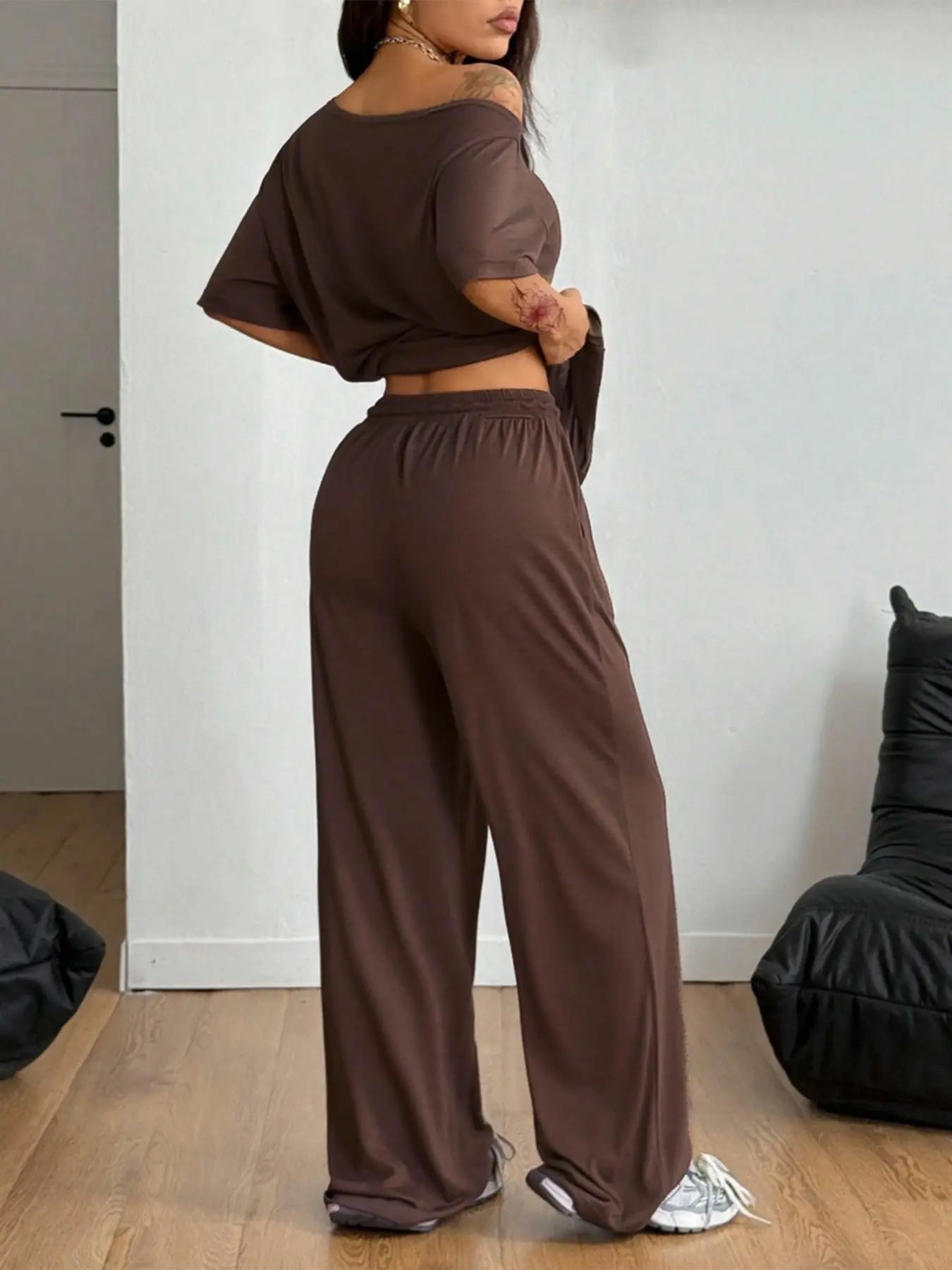 2pcs/Set Women's Minimalist Basic Daily Wear Going Out Sport Comfortable Off Shoulder T-Shirt And Wide Leg Pants Two Pieces Outfits