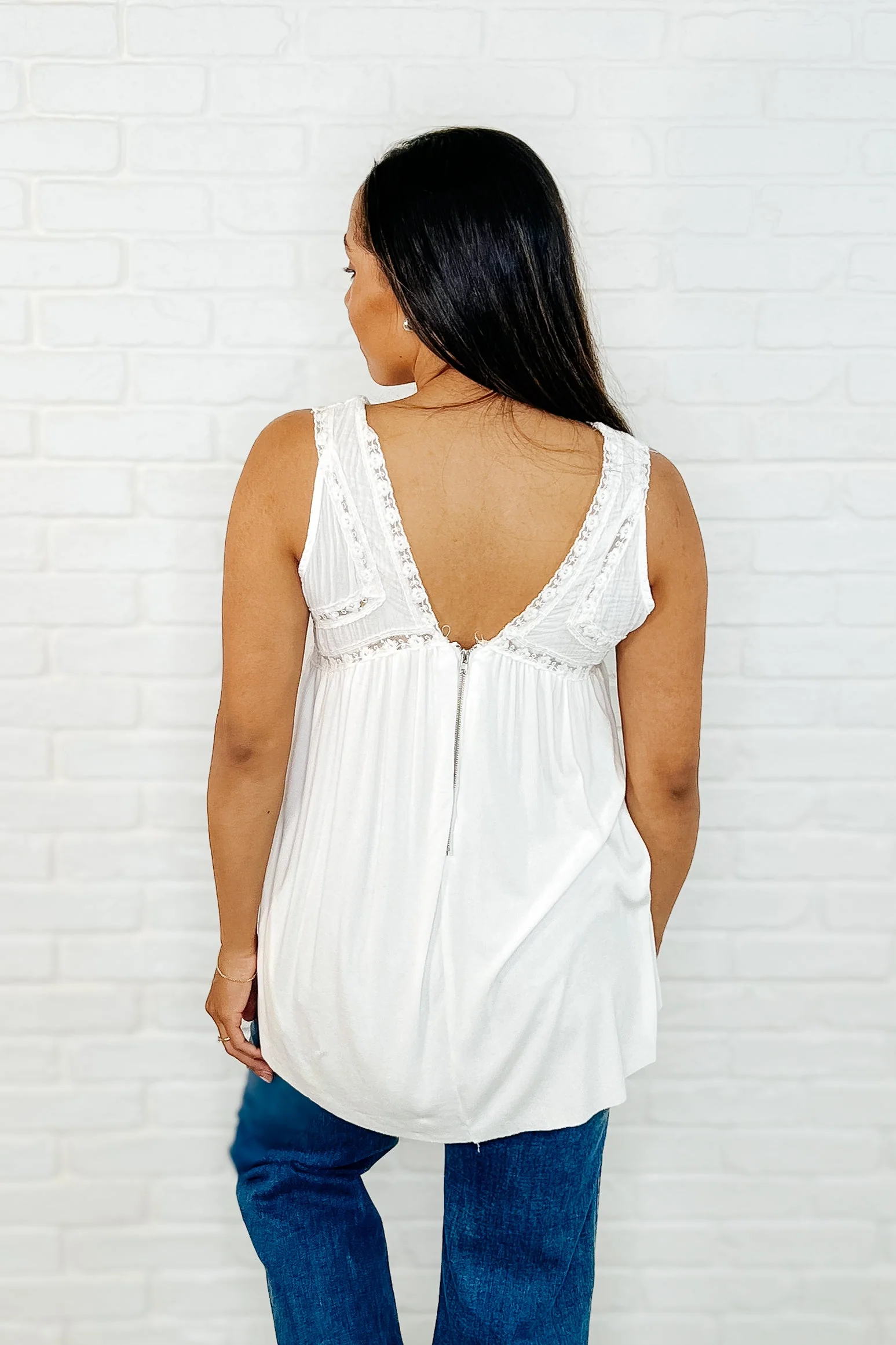 POL Let em' Breathe V-Neck Tank in Off White