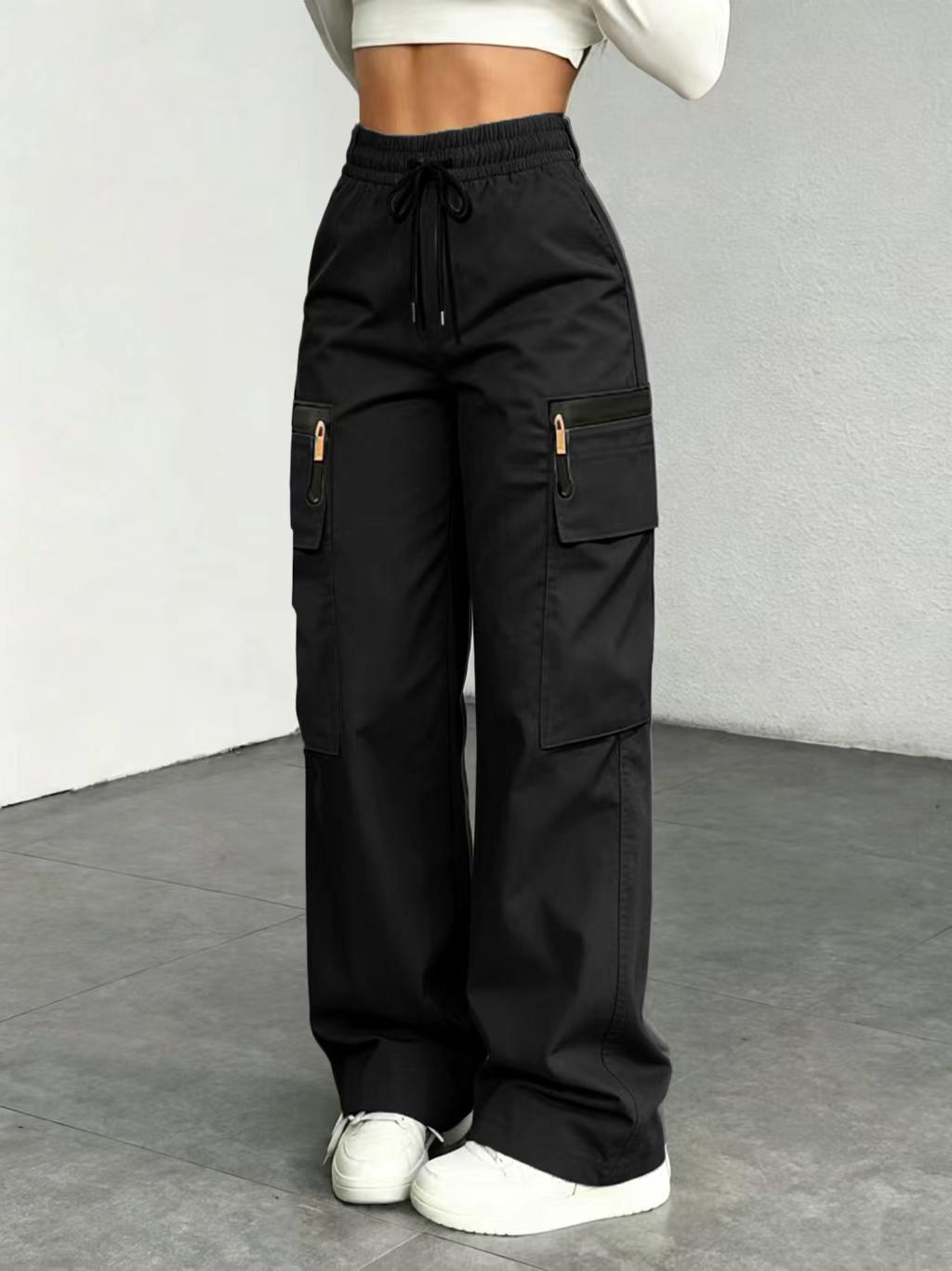Women's lightweight loose-fitting cargo pants