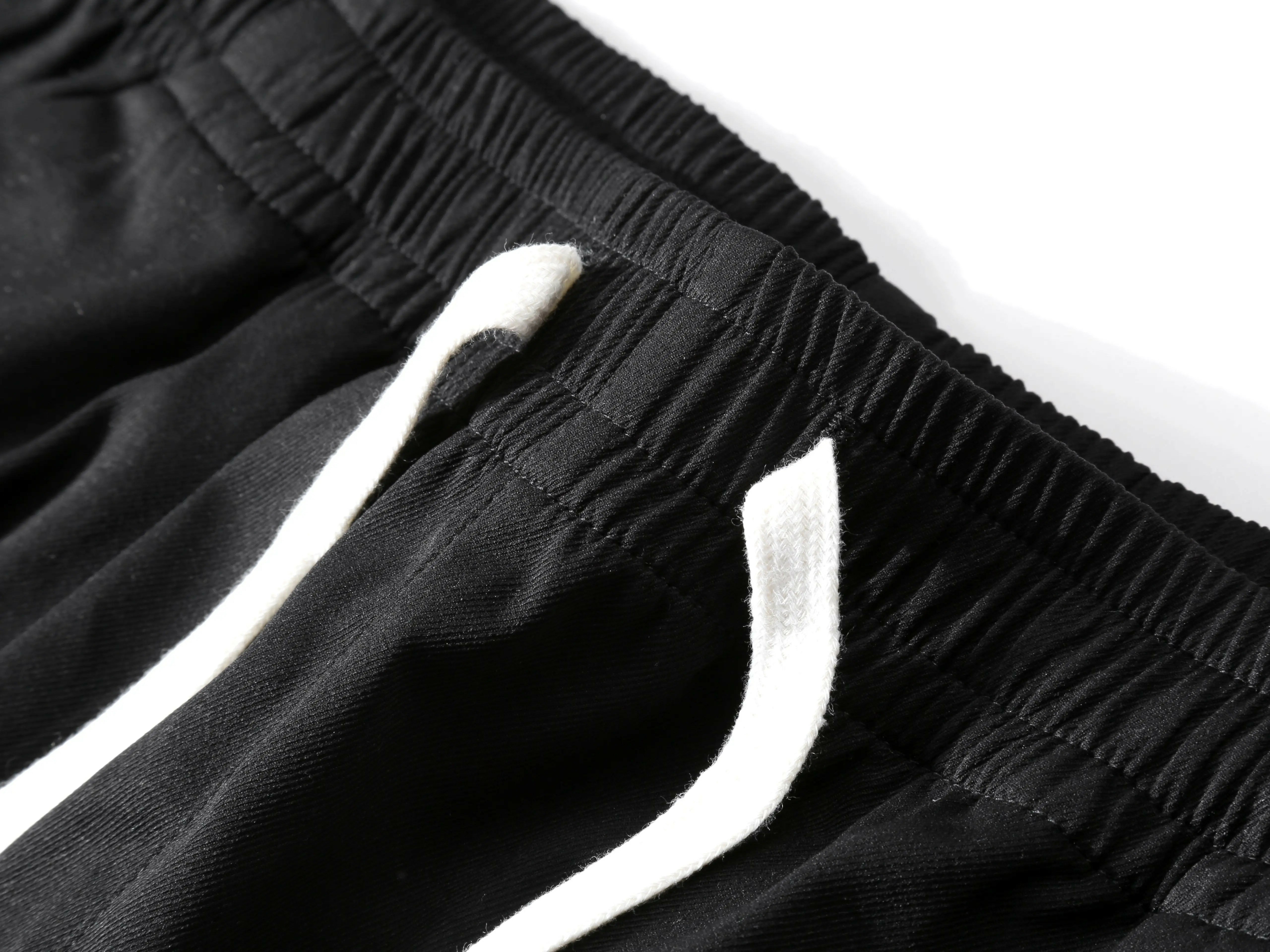 UrbanFlex Multi-Pocket Cargo Shorts