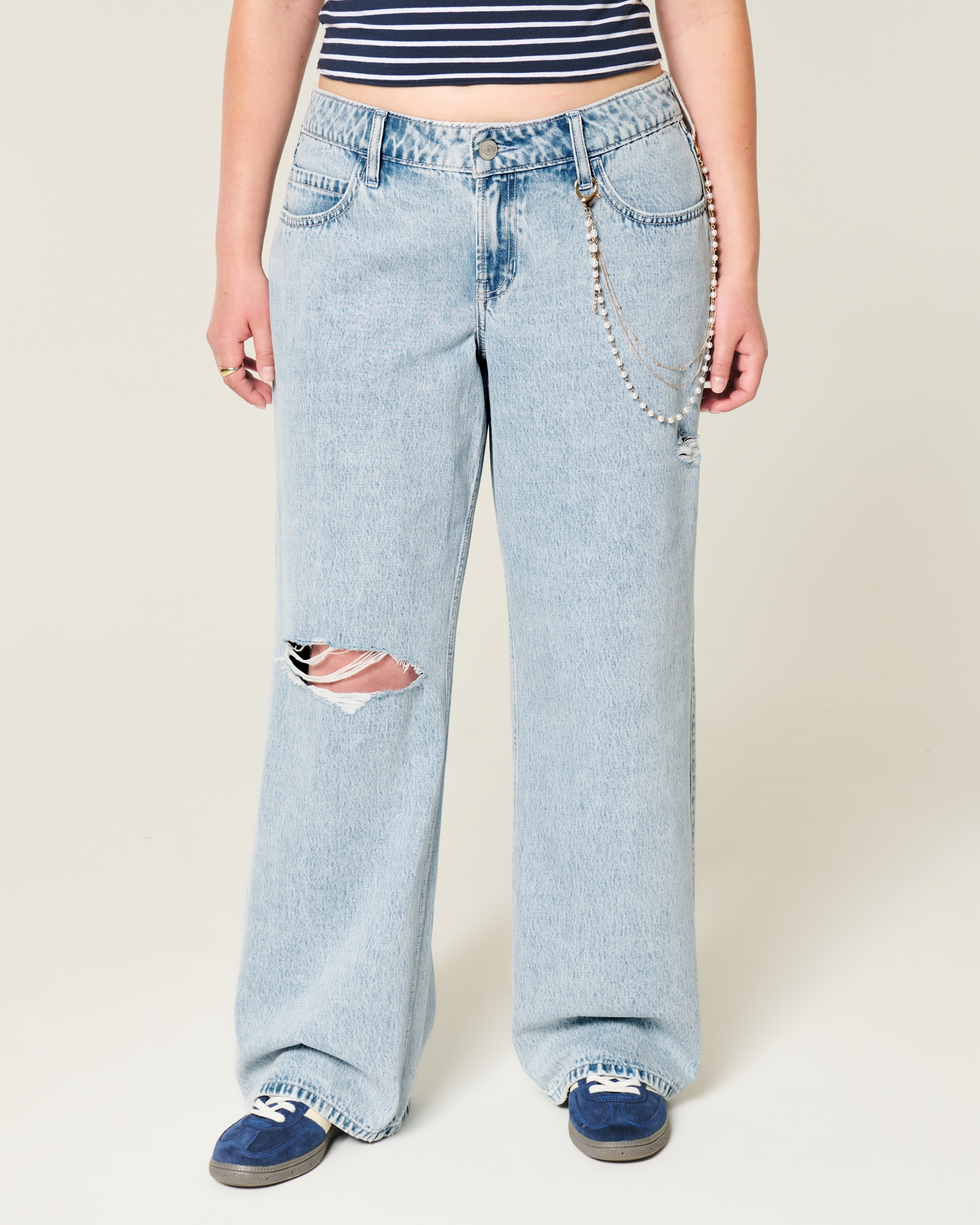 Low-Rise Dark Wash Baggy Jeans