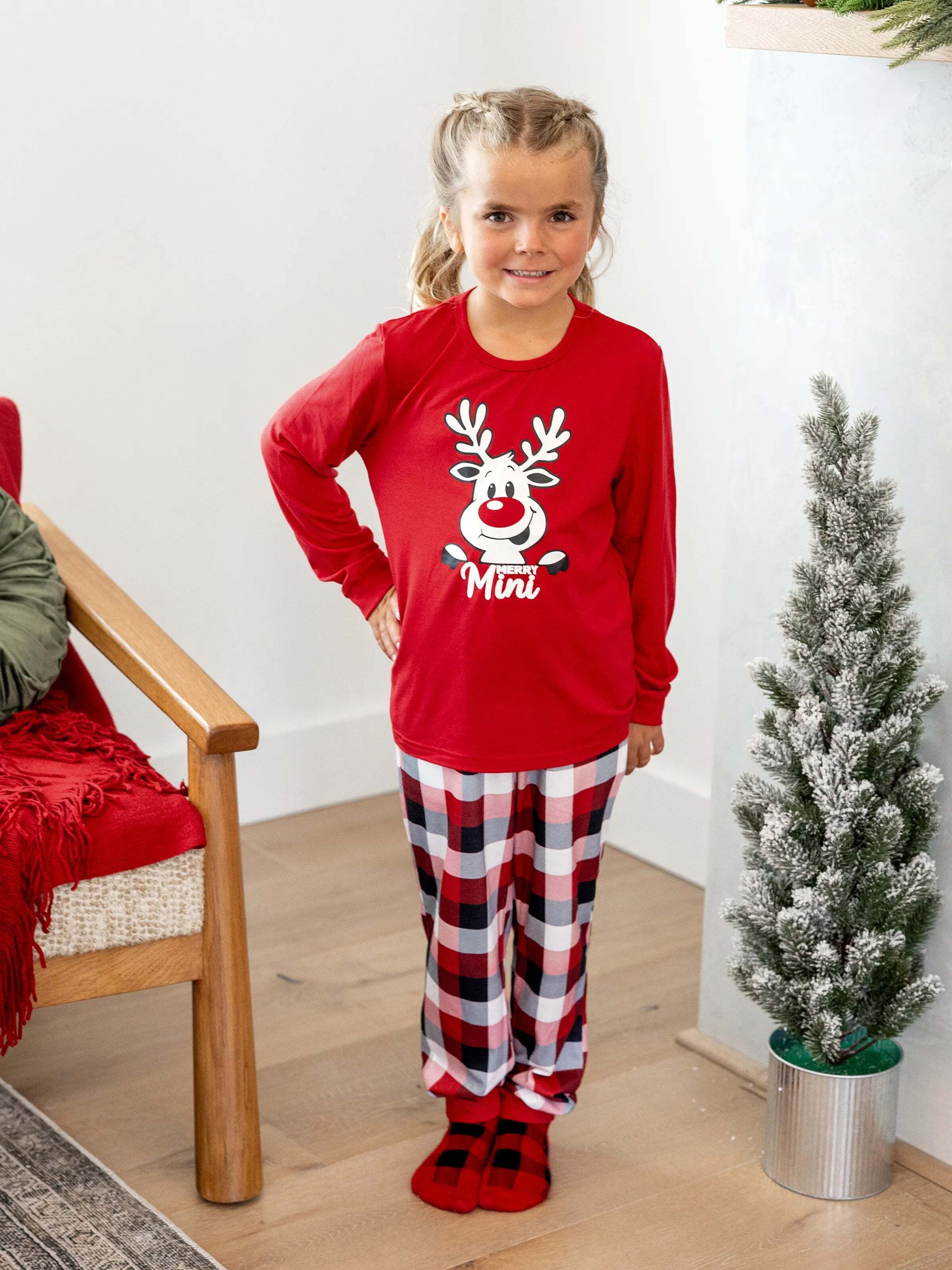 Christmas Matching Family Pajamas Set Glow In The Dark Reindeer Print PJS with Christmas Socks Red