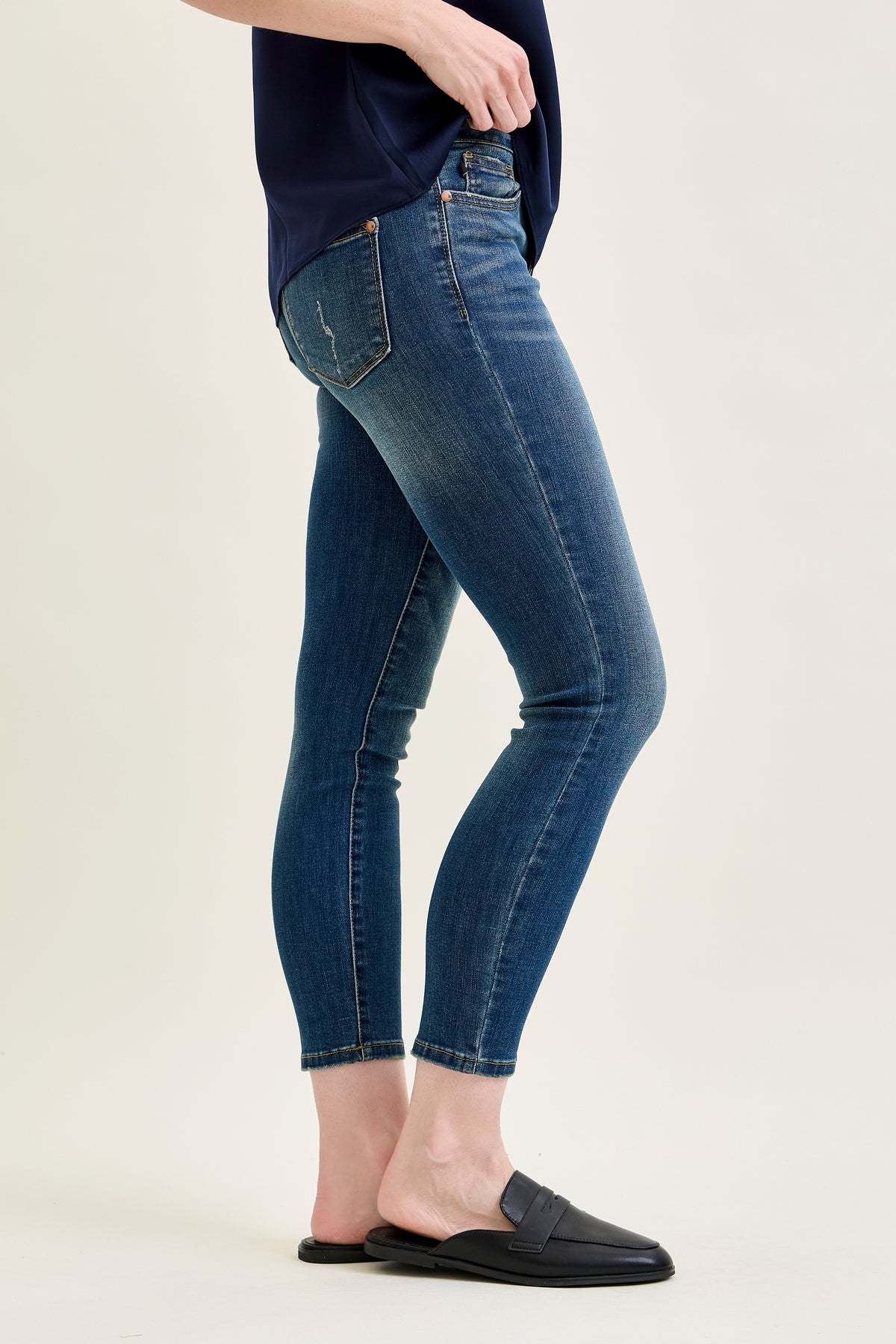 Angie Mid Rise Comfy Chic 27