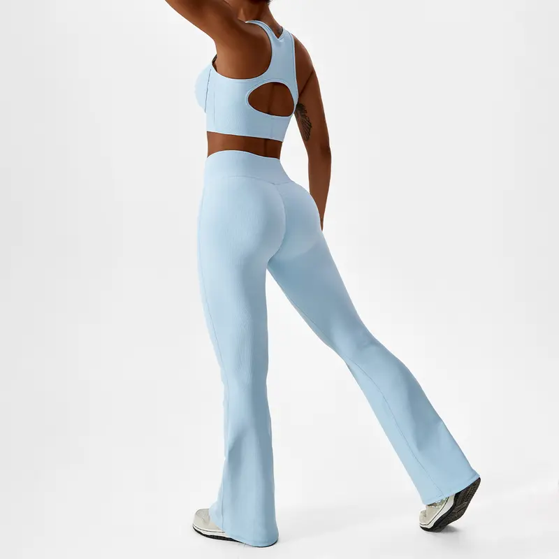 High-waisted seamless sweatpants paired with a padded elastic bra two-piece set