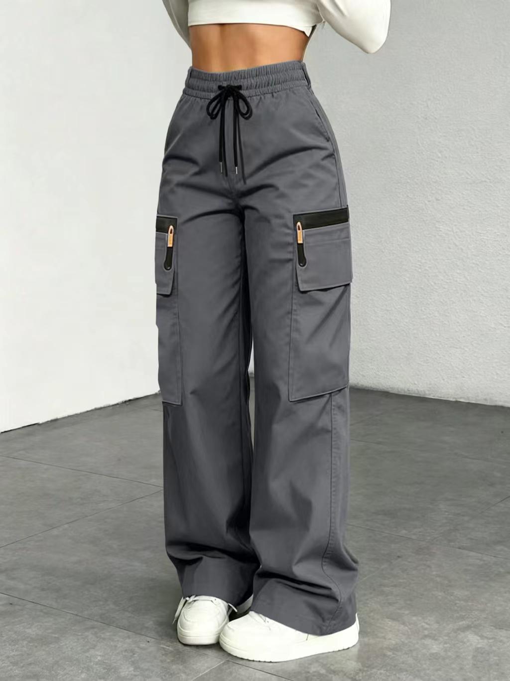 Women's lightweight loose-fitting cargo pants