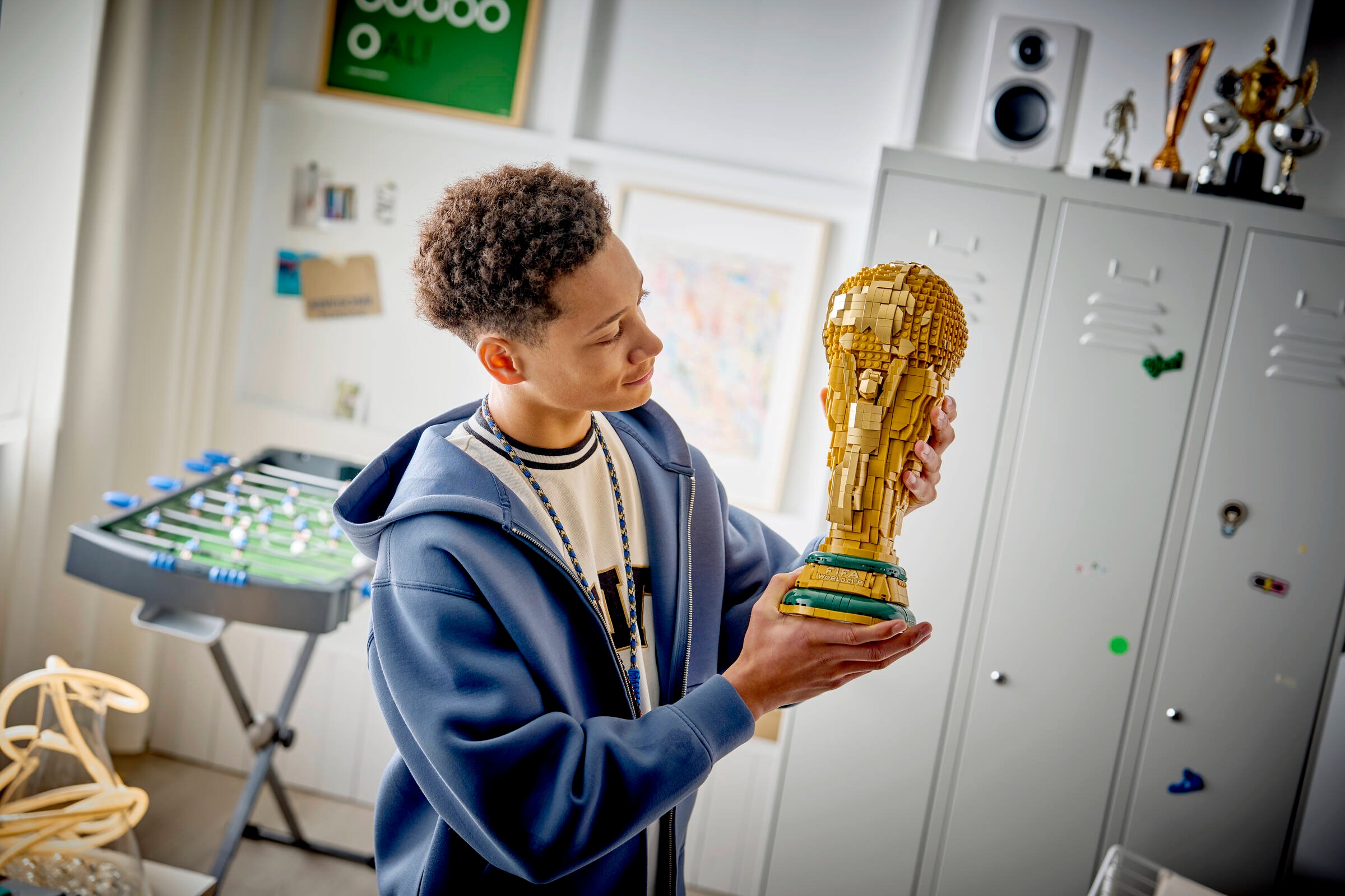 World Cup Trophy Building Set – 2,842-Piece Soccer Championship Model for Fans & Collectors (36cm Display Trophy)
