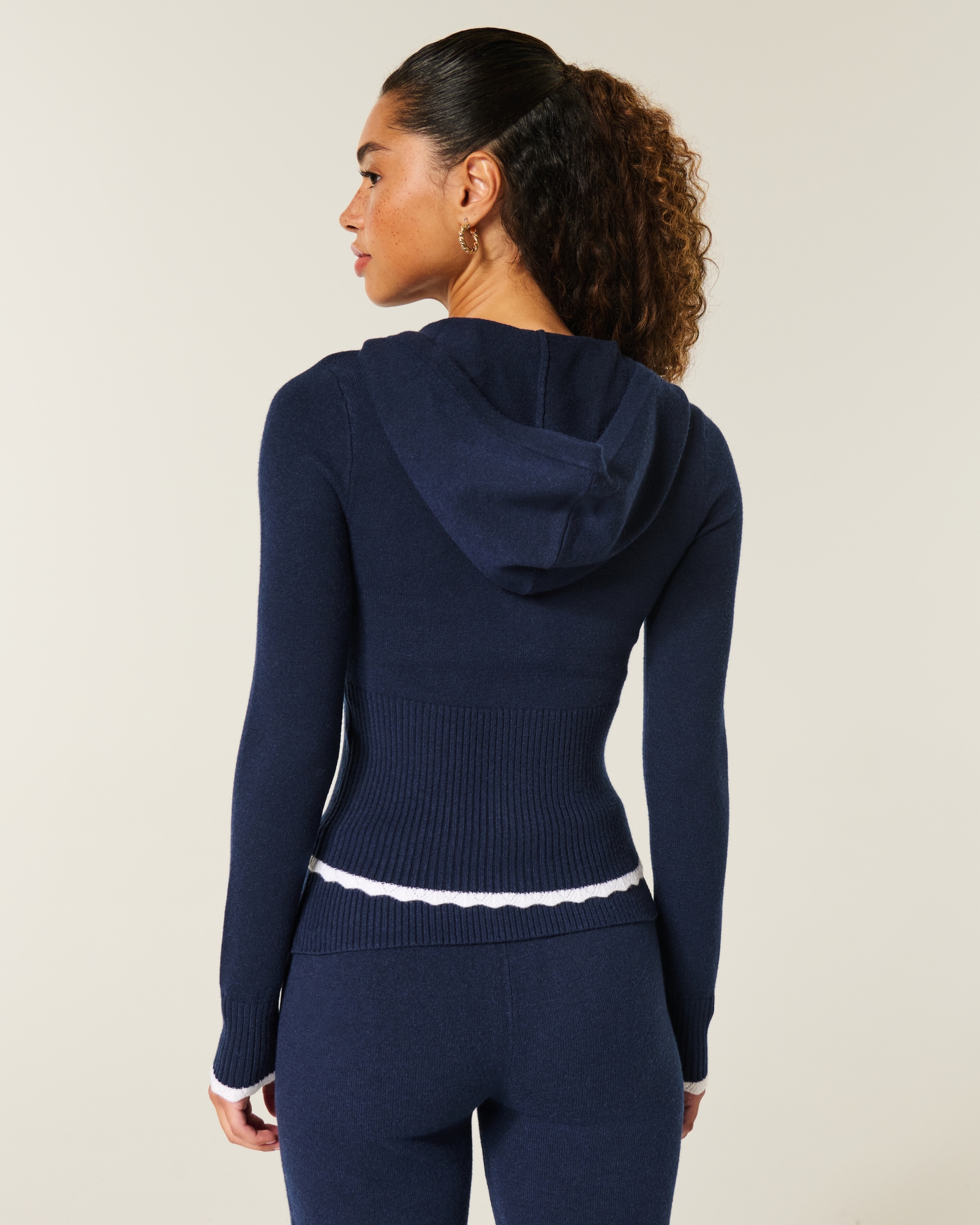 Gilly Hicks Cable-Knit Zip-Up Hoodie Sweater