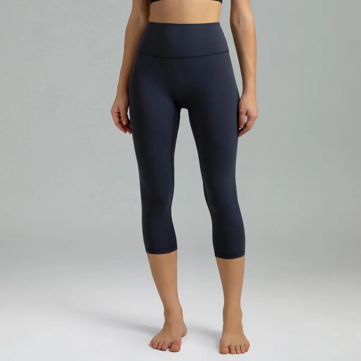 Colorfulkoala Women’s Dreamlux No Front Seam Yoga Capri