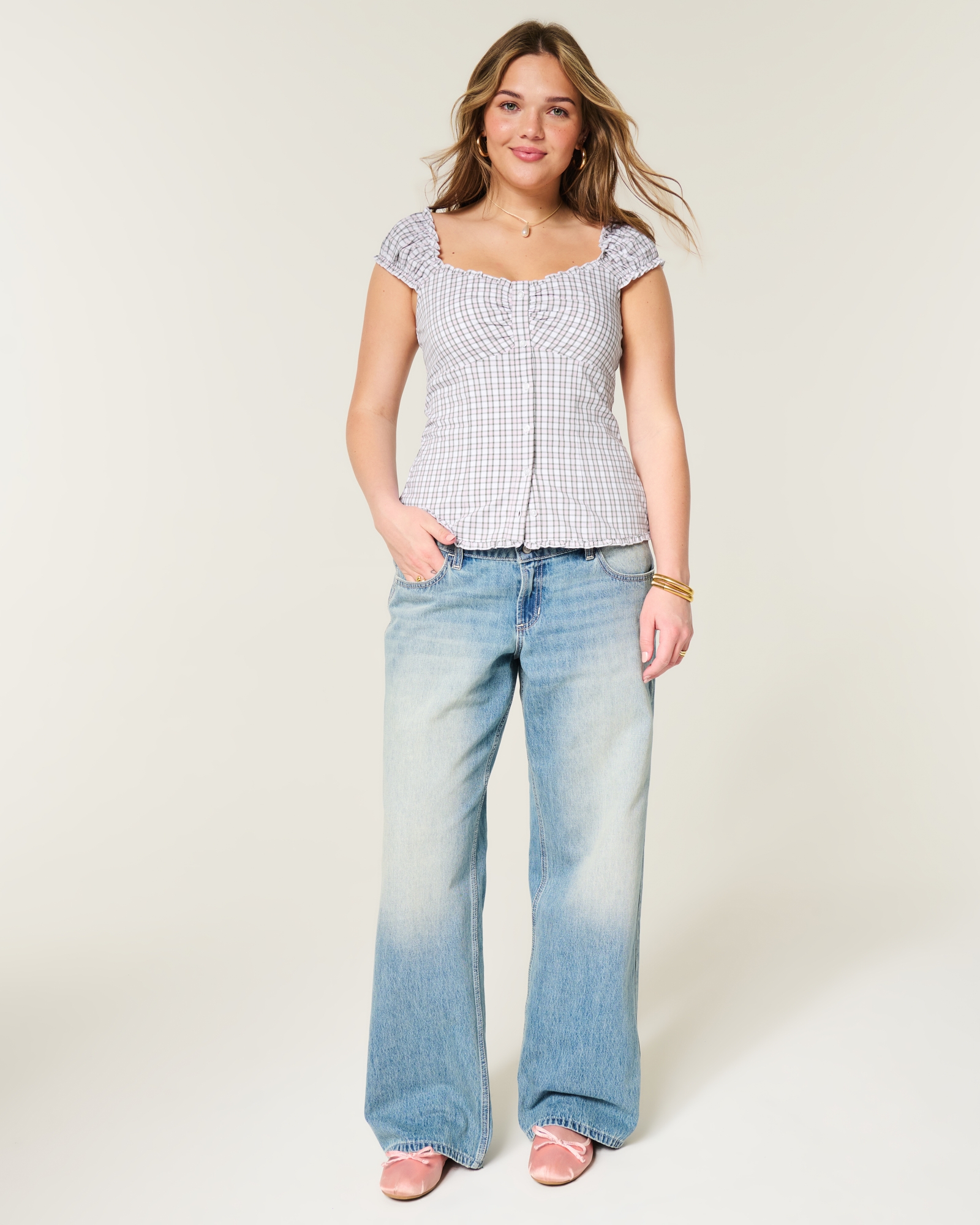 On\/Off-the-Shoulder Ruffle Trim Top