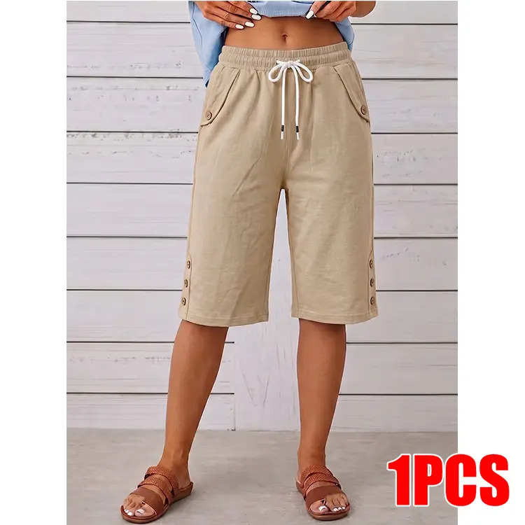 Women's loose-fit Bermuda shorts featuring an elastic waistband with a drawstring.