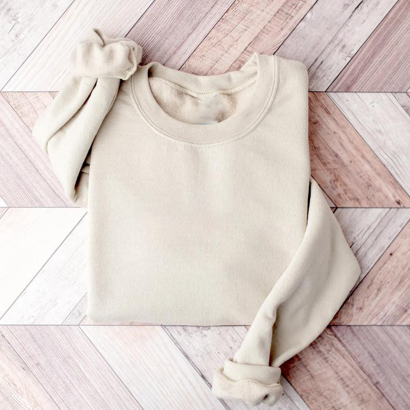 Women’s Cozy Heart Graphic Sweatshirt