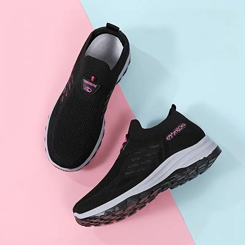Women's slip-on knit sneakers
