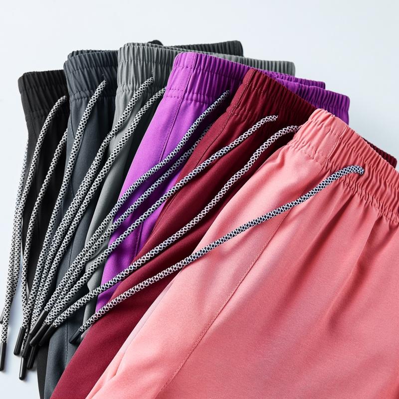 Women's yoga shorts with pockets and a drawstring waistband