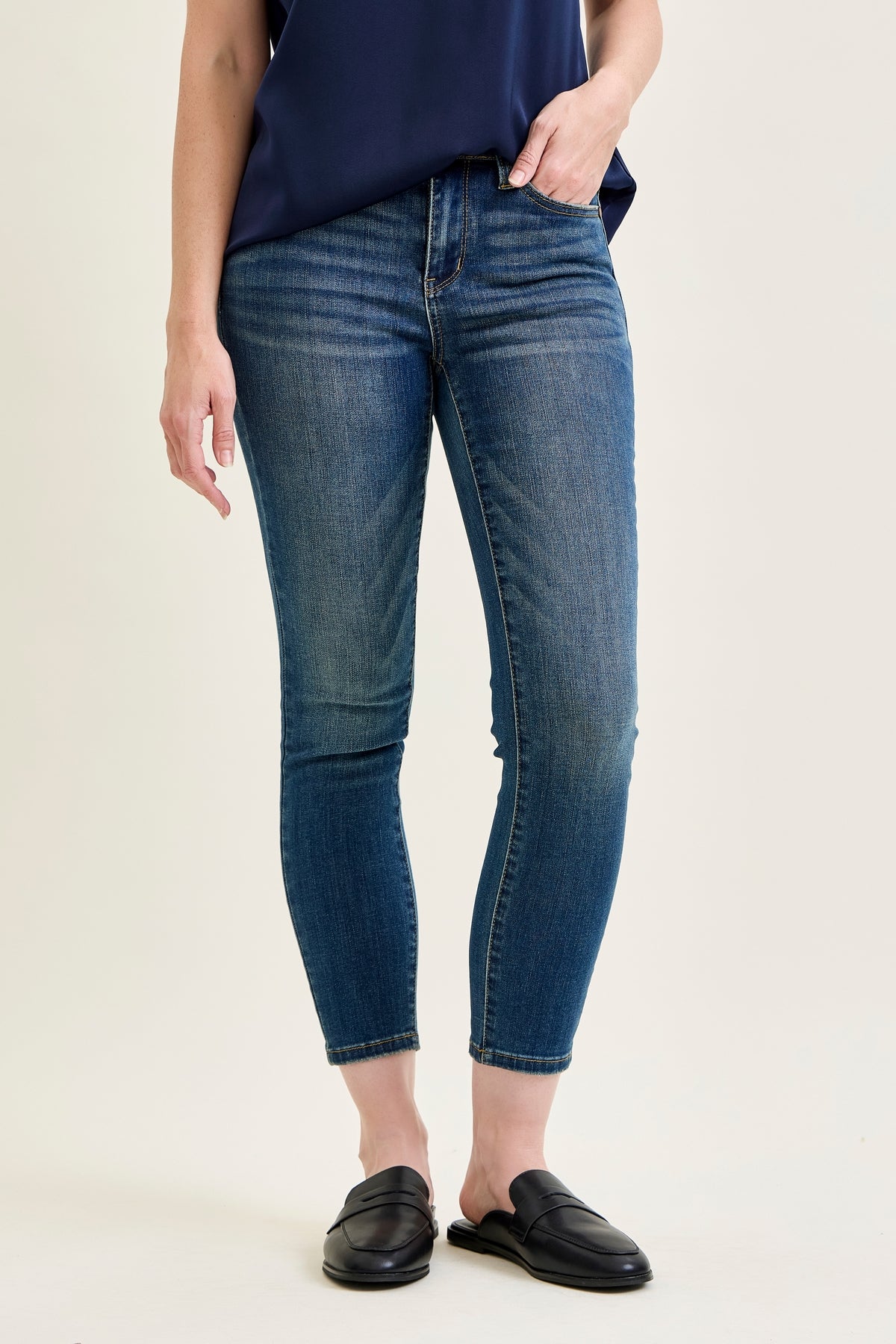 Angie Mid Rise Comfy Chic 27