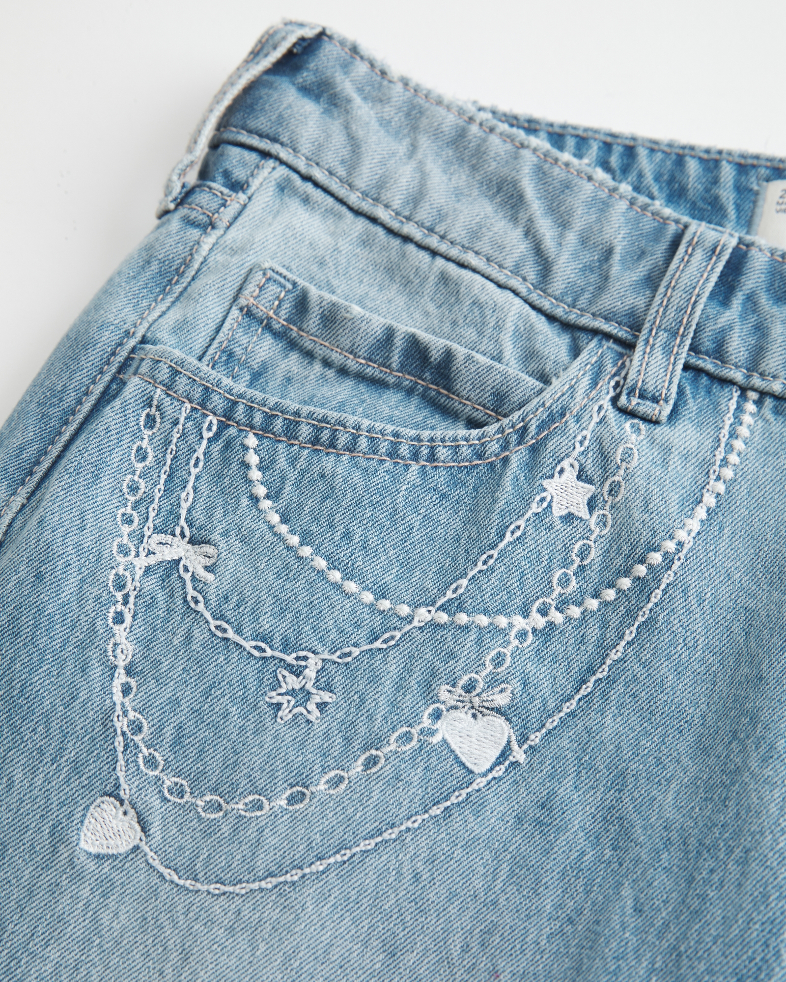 Low-Rise Dark Wash Baggy Jeans