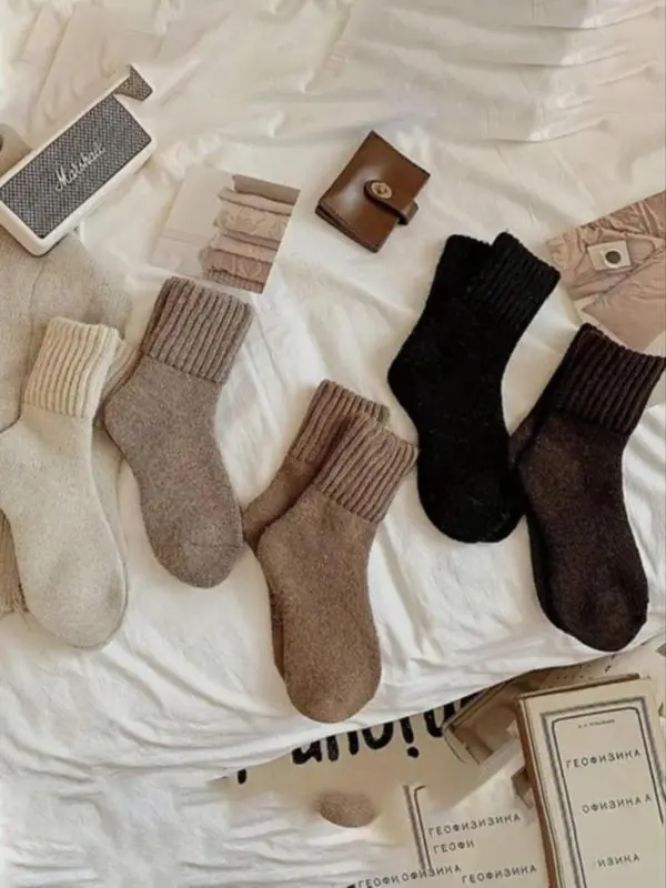 Nyzfexk Women's Solid Mid-calf Socks, Casual Soft Comfy Warm Socks for Fall & Winter, Women's Socks for Daily Wear