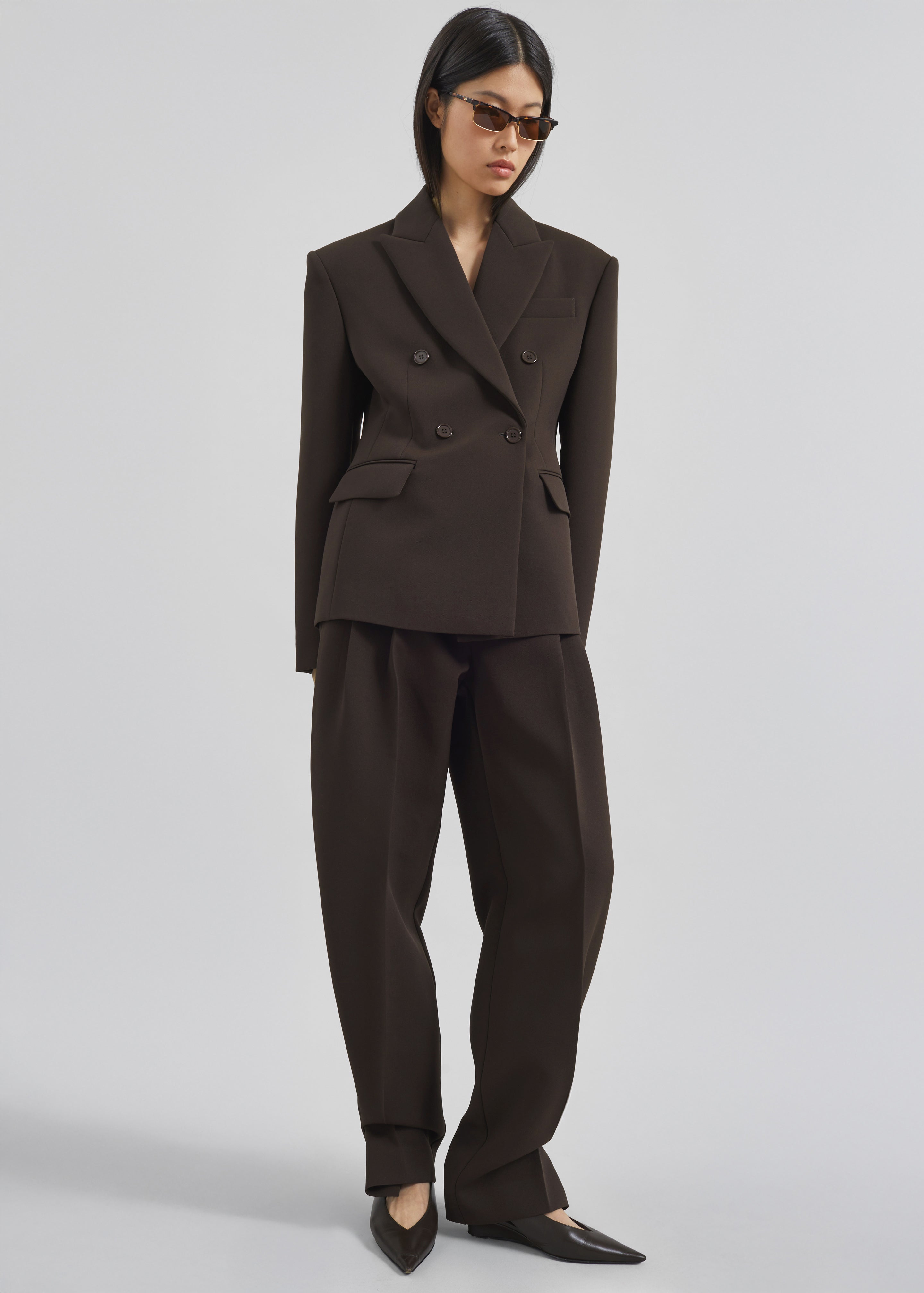 Doyer Pleated Trousers - Brown