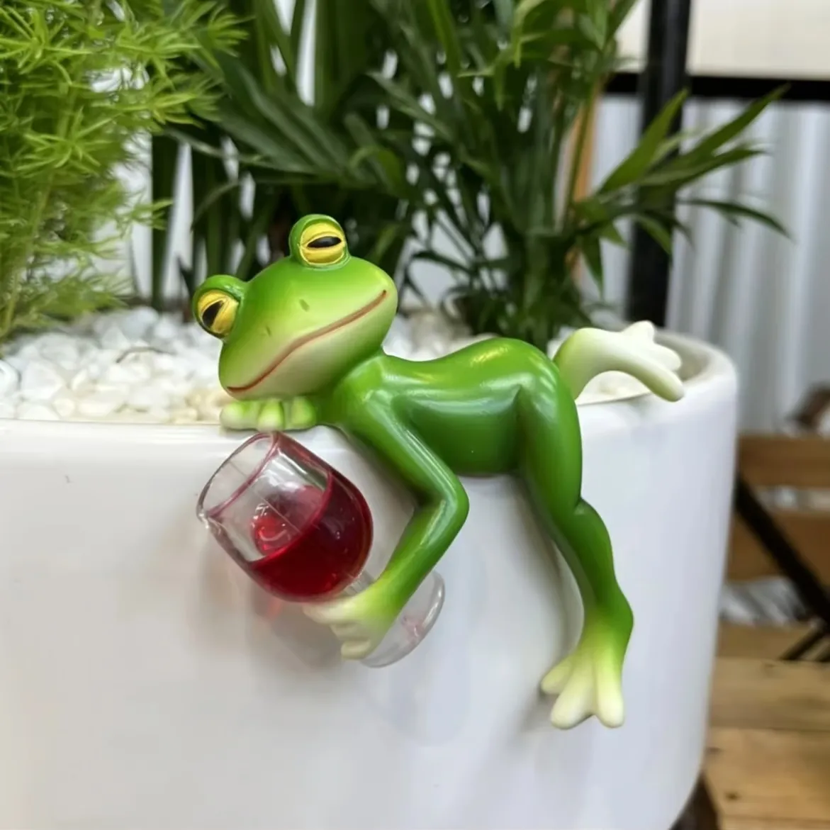 Voriy Tipsy Frog