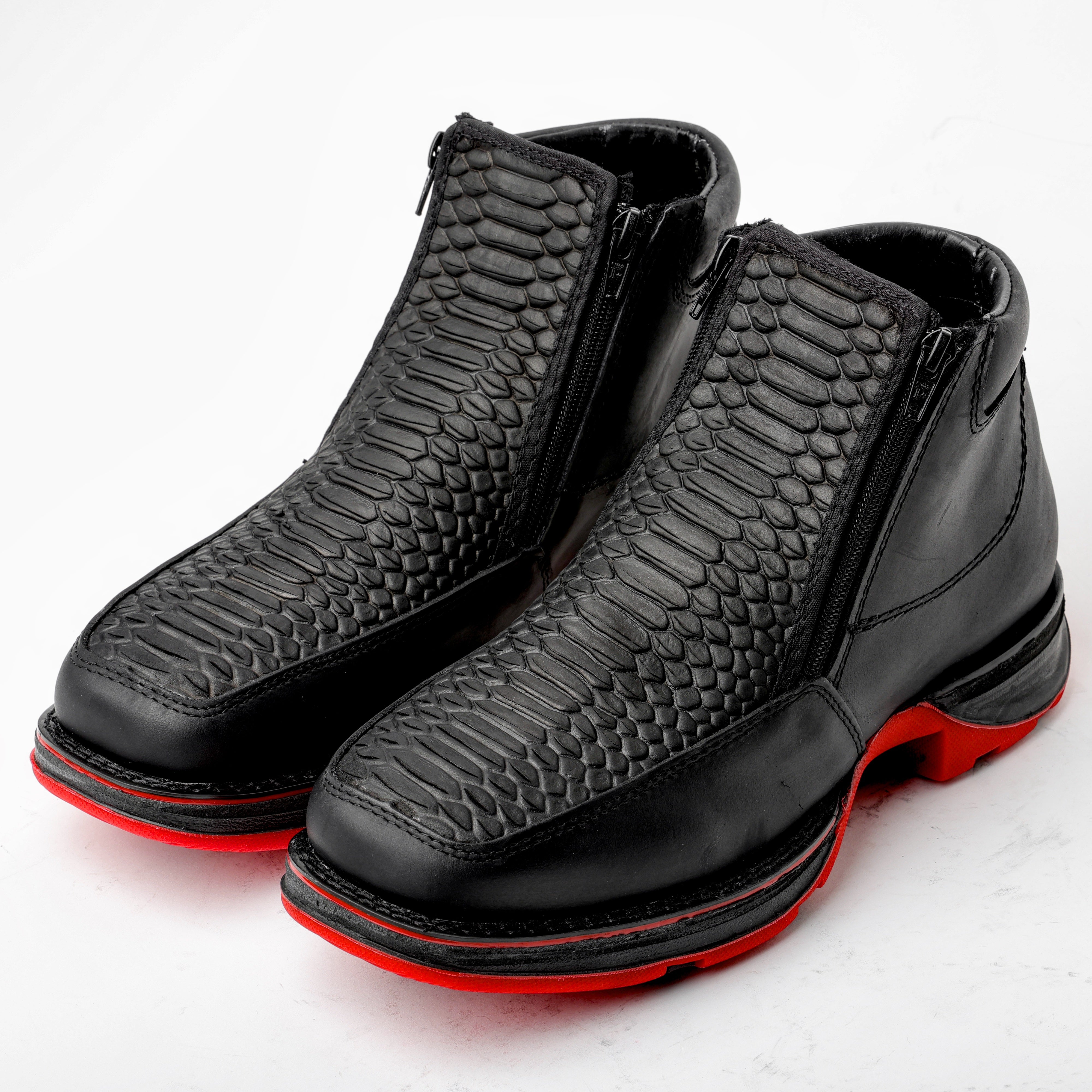 Matte Black Python Leather Botin With 3D Lightweight Soles - Square Toe