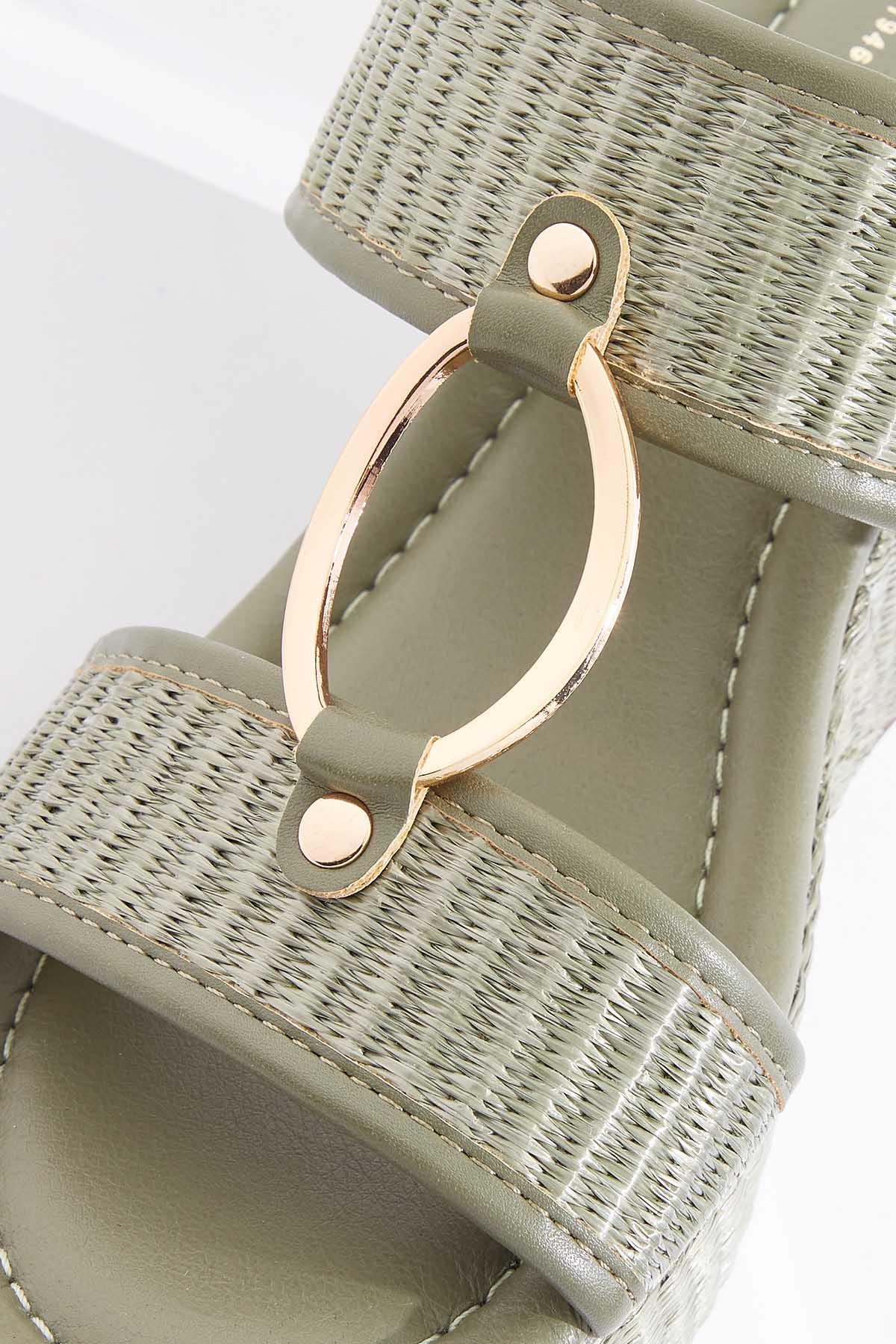 Raffia Ring Wedges