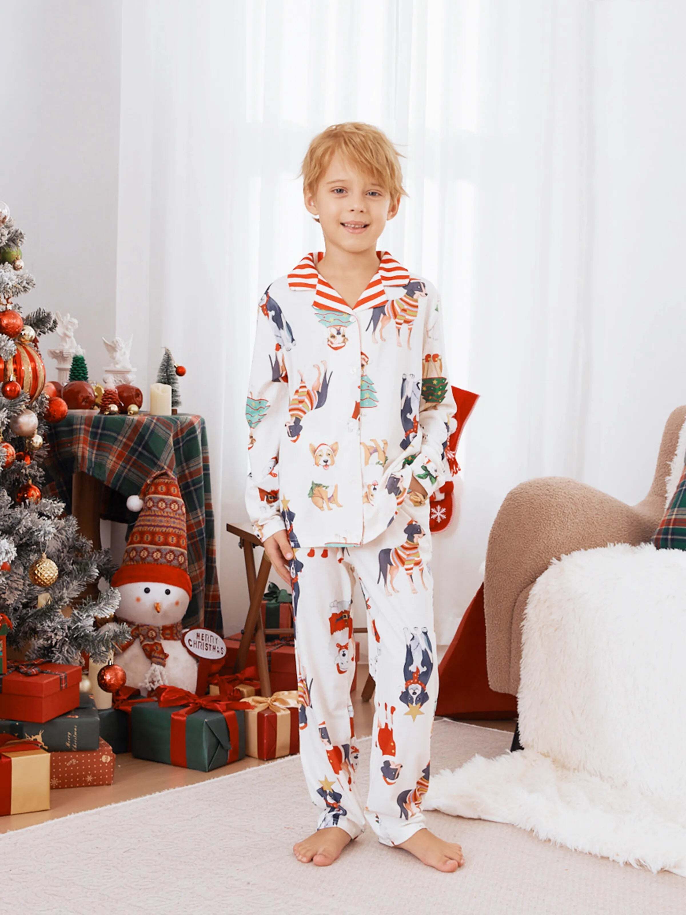Christmas Pajamas Family Matching Cute Xmas Dog Collared Pajamas Sets with Christmas Socks LightApricot