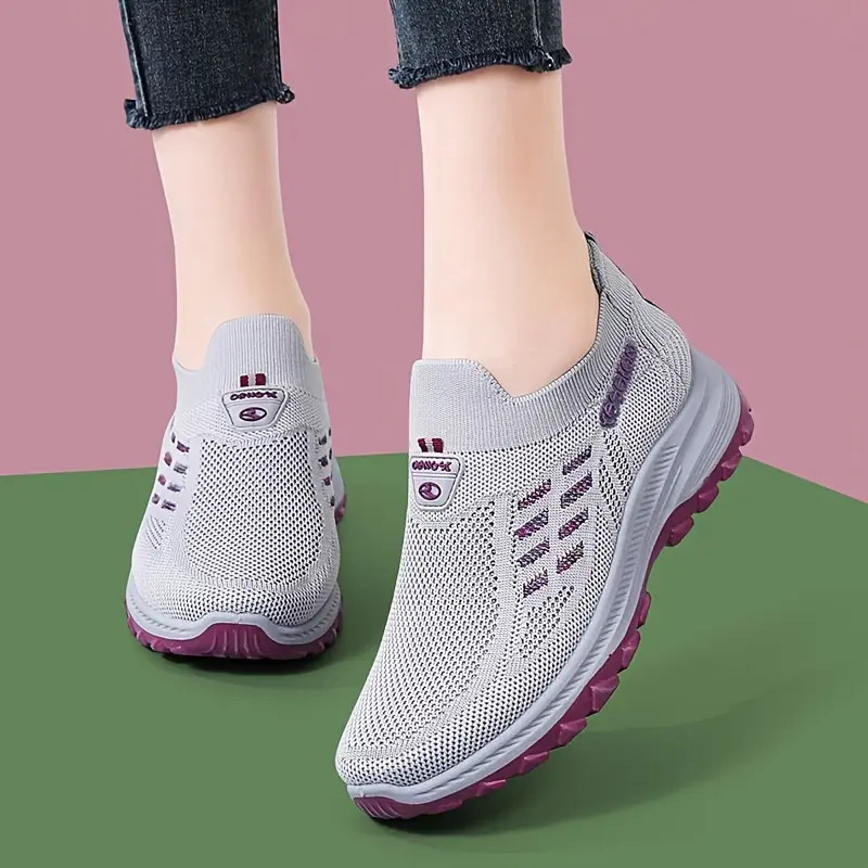 Women's slip-on knit sneakers