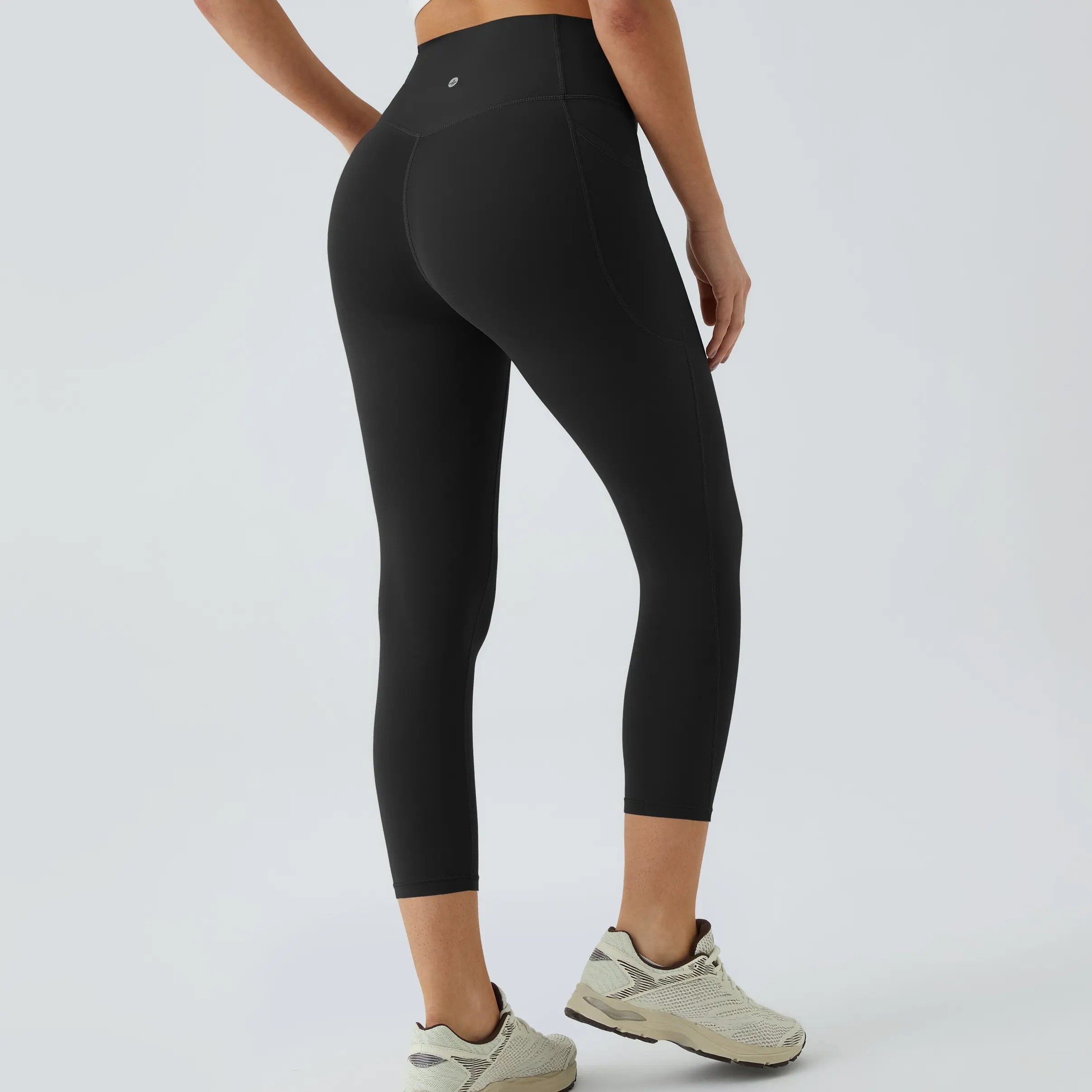 Women’s High Waisted Tummy Control Shaping Capri Leggings with Side Pockets